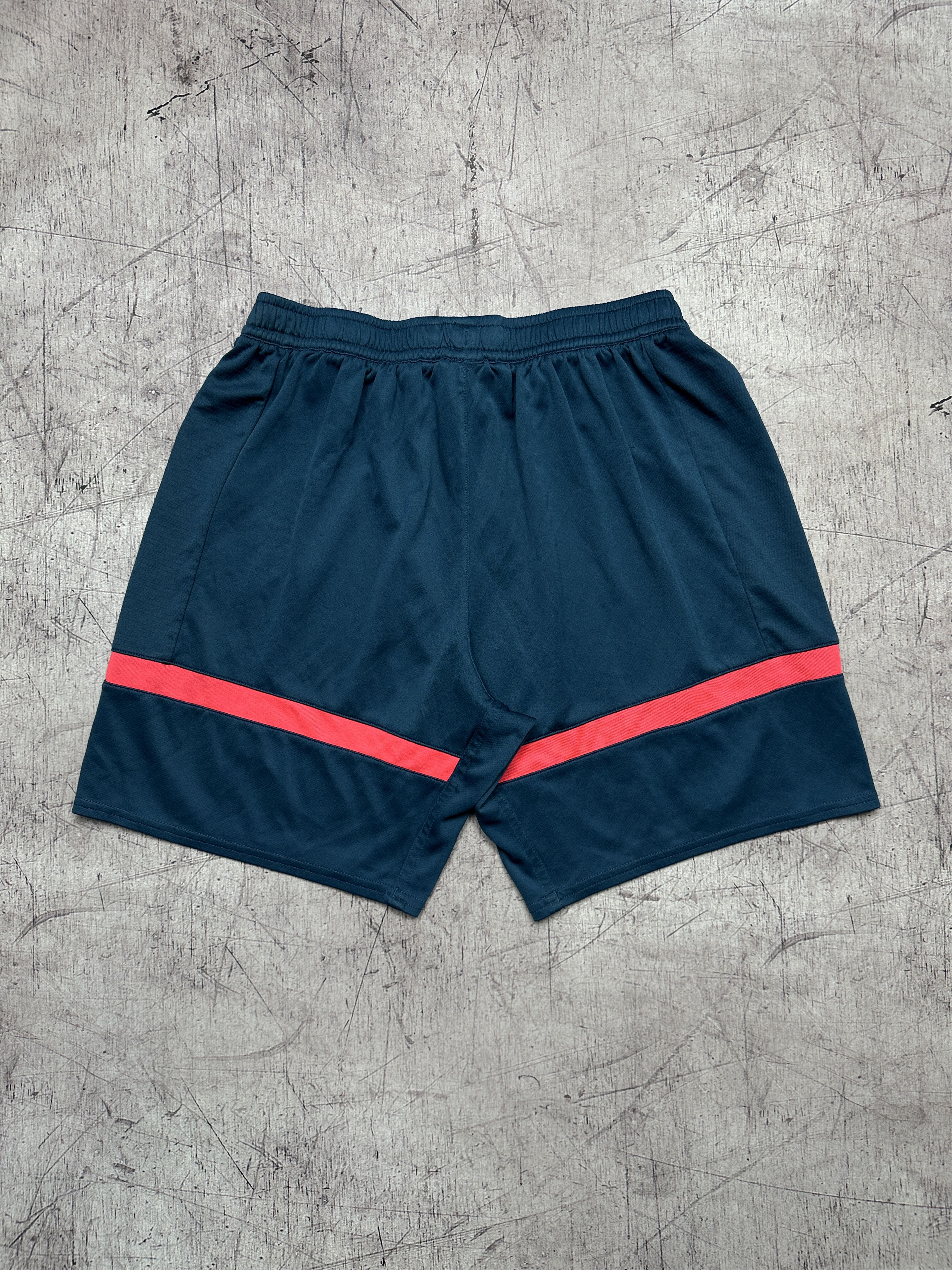 Umbro Huddersfield Town Umbro Soccer Football Shorts Size US 34 / EU 50 - 8 Thumbnail
