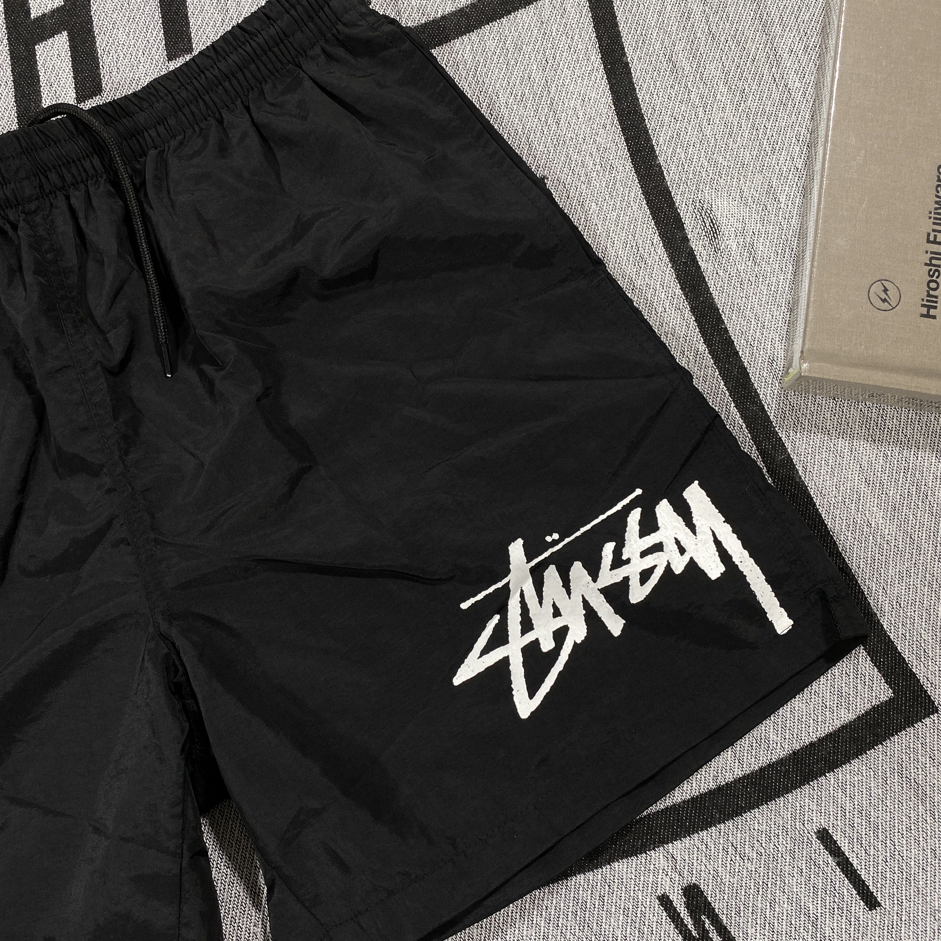 Stussy stussy big logo shorts size 36 Size US 36 / EU 52 - 2 Thumbnail