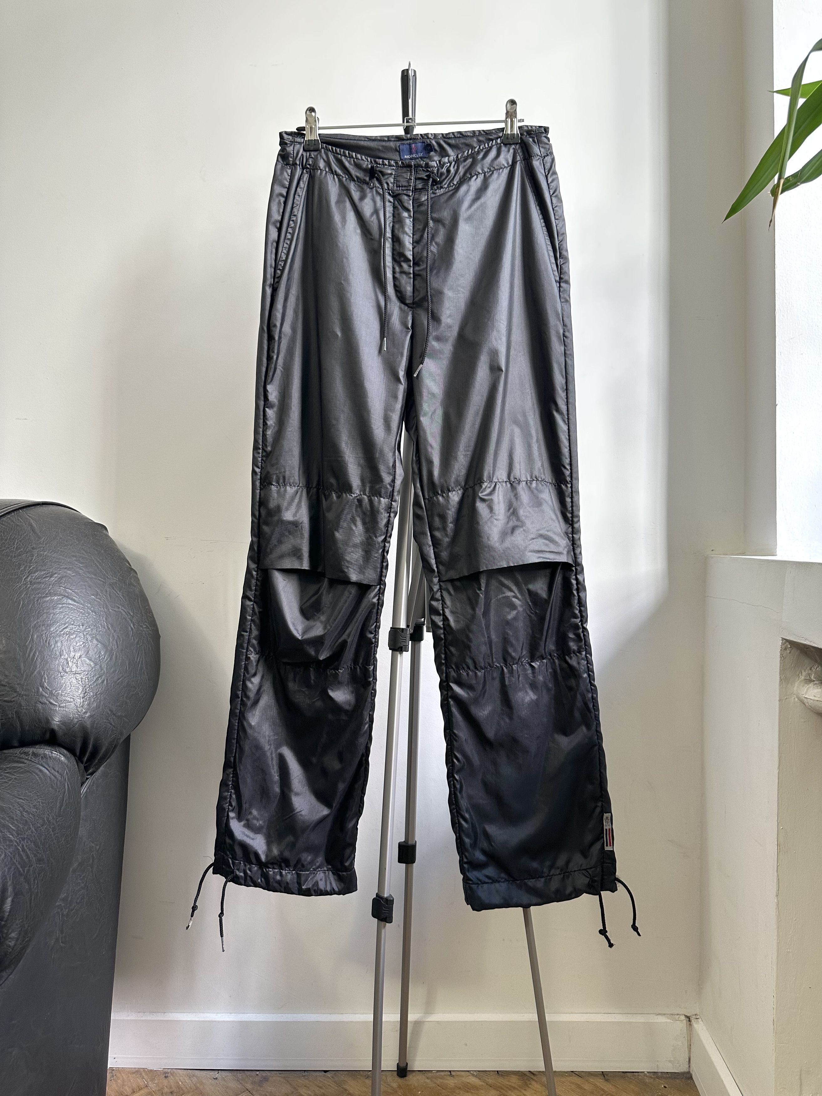 Moncler Moncler Nylon Black Lightweight Vintage Pants Small Size US 30 / EU 46 - 1 Thumbnail