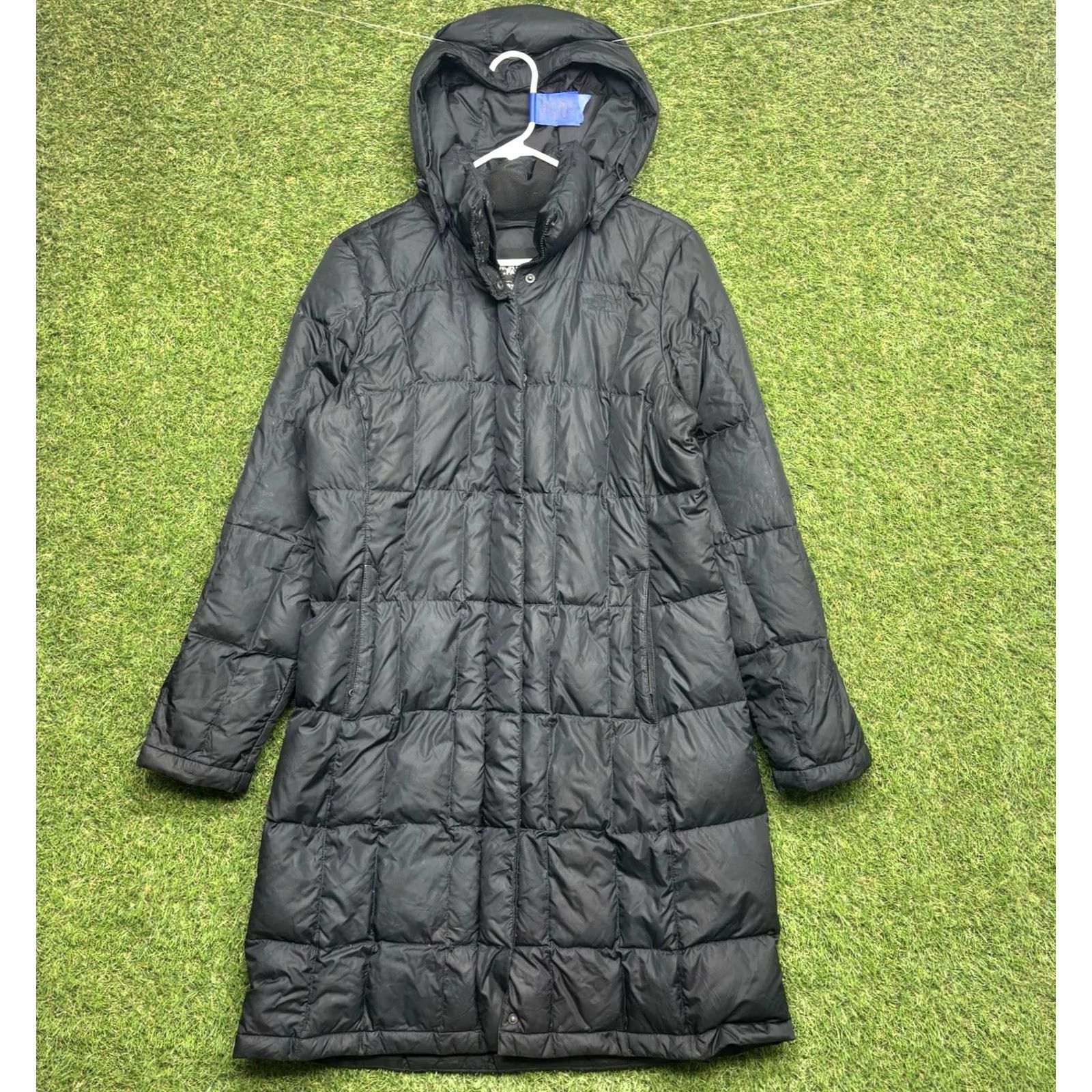 The North Face The North Face Metropolis Puffer Jacket Womens Medium 600 Down Parka Hiking Nylon Softshell Hooded Removable Hood Logo Black Long Coat Size M / US 6-8 / IT 42-44 - 2 Thumbnail