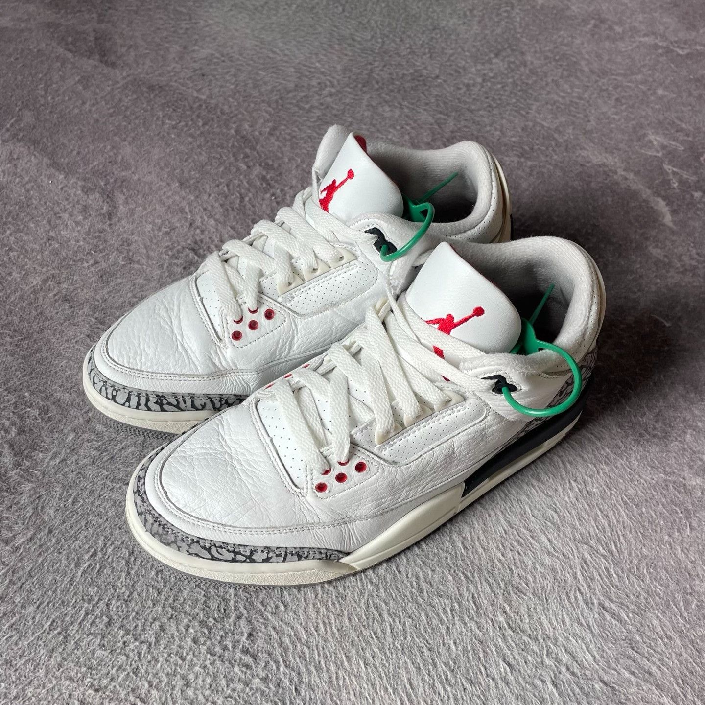 Nike Nike Distressed White Lowtop Sneakers 40 Men Size US 7.5 / EU 40-41 - 1 Thumbnail