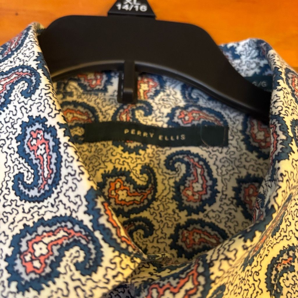 Perry Ellis Perry Ellis Mens Paisley Shortsleeve button down shirt Size US L / EU 52-54 / 3 - 2 Thumbnail