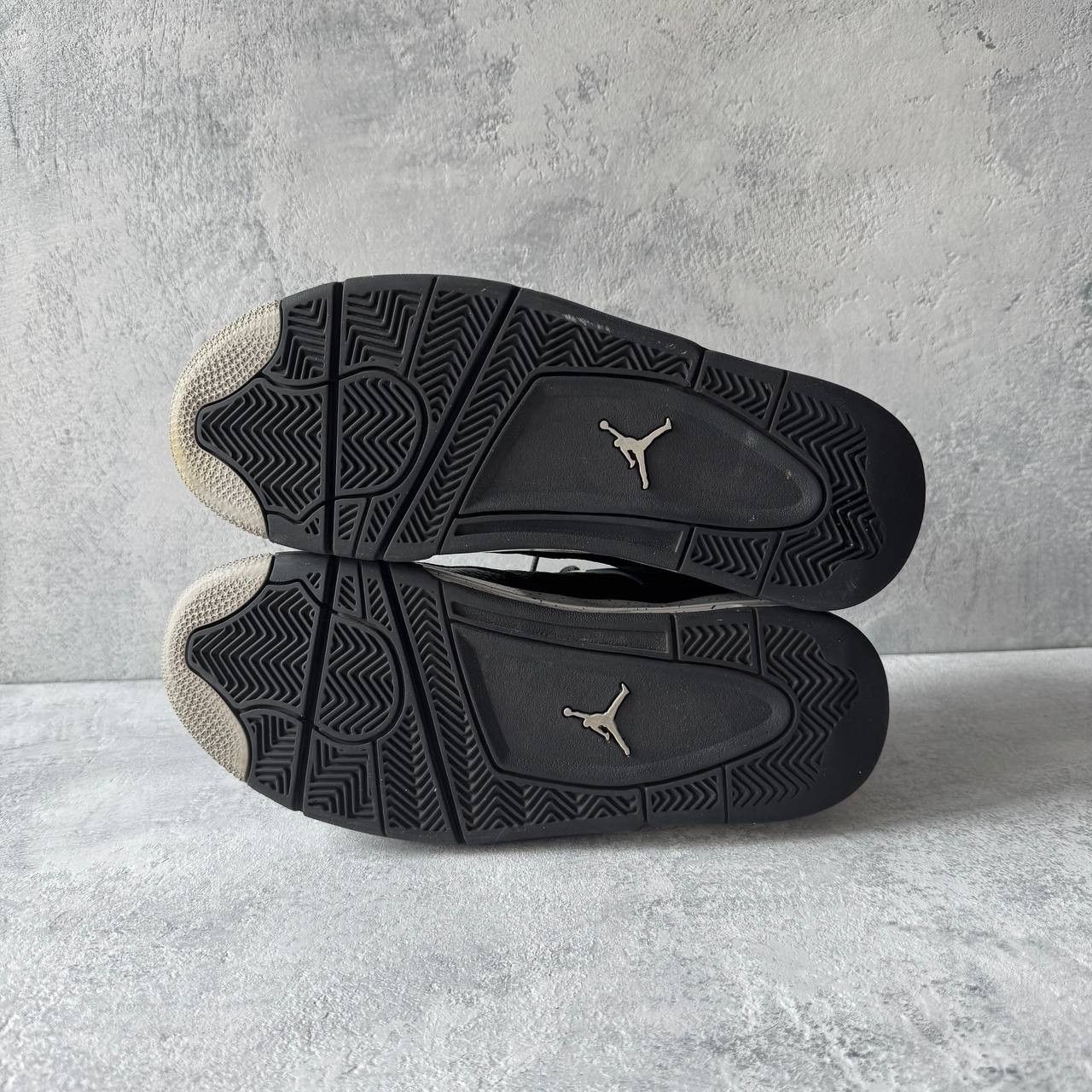 Jordan Brand Nike Air Jordan 4 Retro Oreo Size EU 42 Size US 8.5 / EU 41-42 - 8 Thumbnail