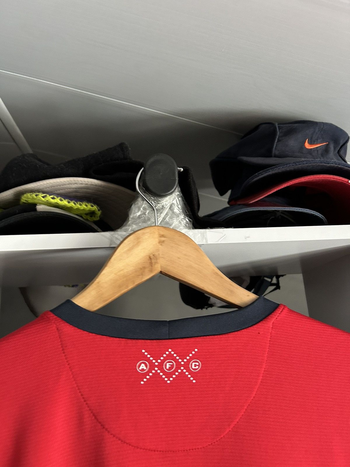 Nike Arsenal 2012/14 Nike Home soccer jersey Size US L / EU 52-54 / 3 - 7 Thumbnail