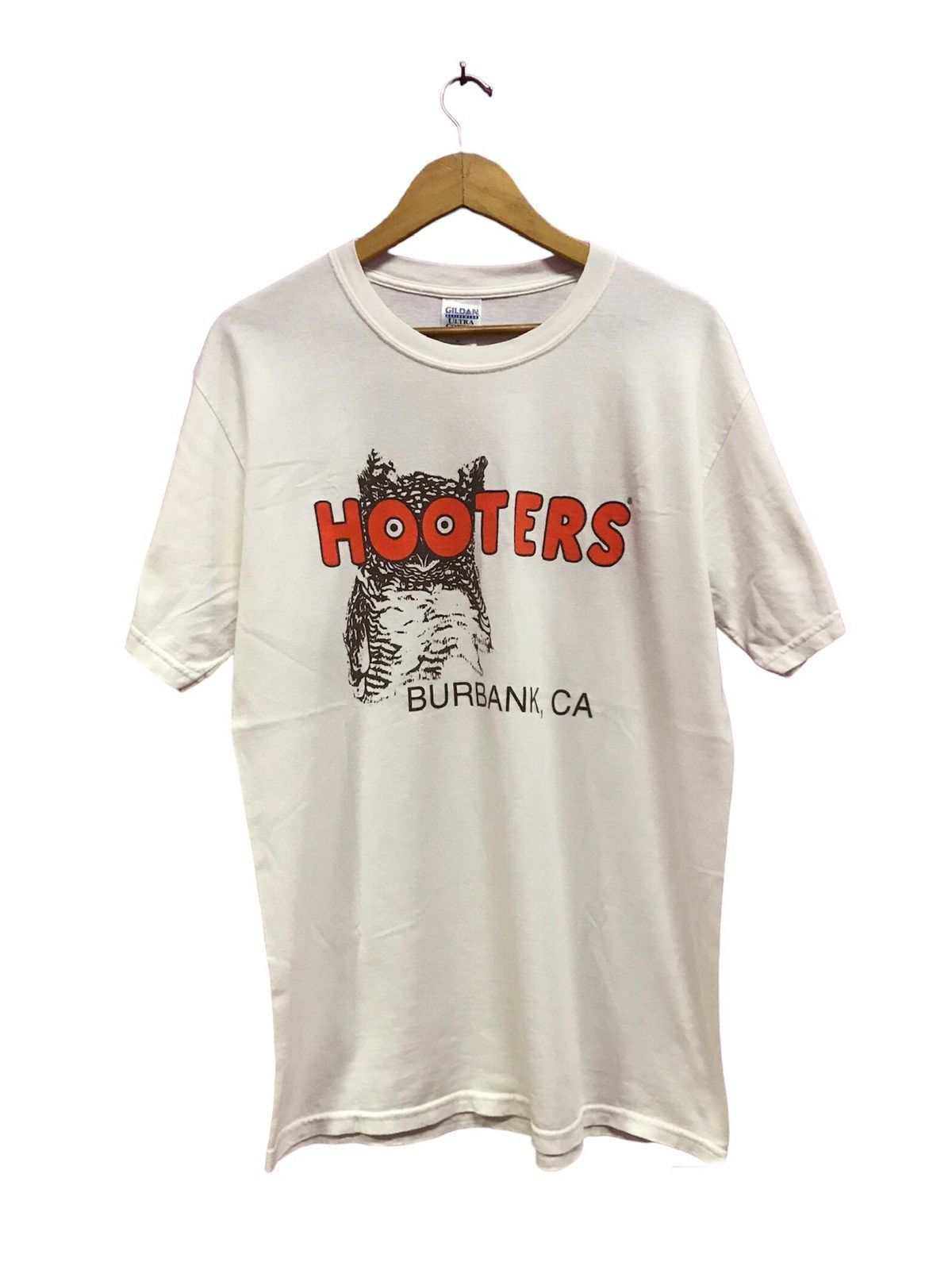 Gildan Hooters Burbank T-Shirts Size M Size US M / EU 48-50 / 2 - 1 Thumbnail