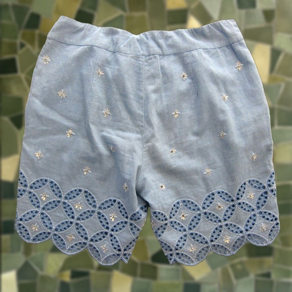 Soft Surroundings Soft Surroundings Beaded Pocket Chino Short Women PXS Blue 100% Cotton Front Flat Beaded Pockets 31" Waist 40" Hip 8" Rise Petites Womens Size 26" / US 2 / IT 38 - 1 Thumbnail