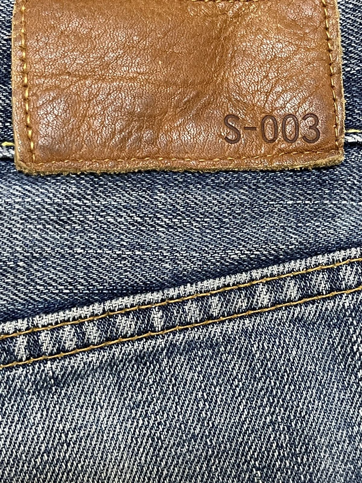 Uniqlo Vintage Japanese Uniqlo Blue Faded Wash Distressed Baggy Size US 34 / EU 50 - 9 Thumbnail