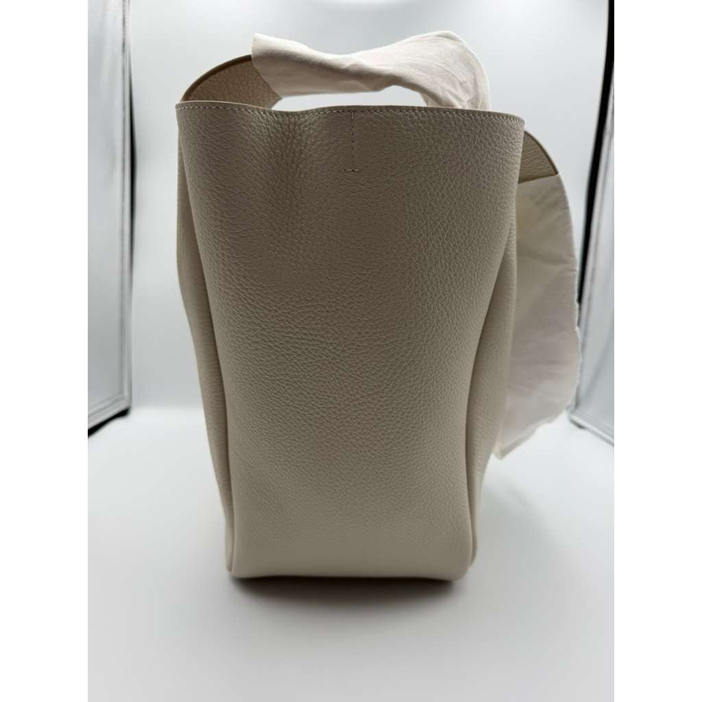 Saint Laurent Paris CC31 Size: OS / YSL Large Bea Tote Bag in Beige Size ONE SIZE - 4 Thumbnail