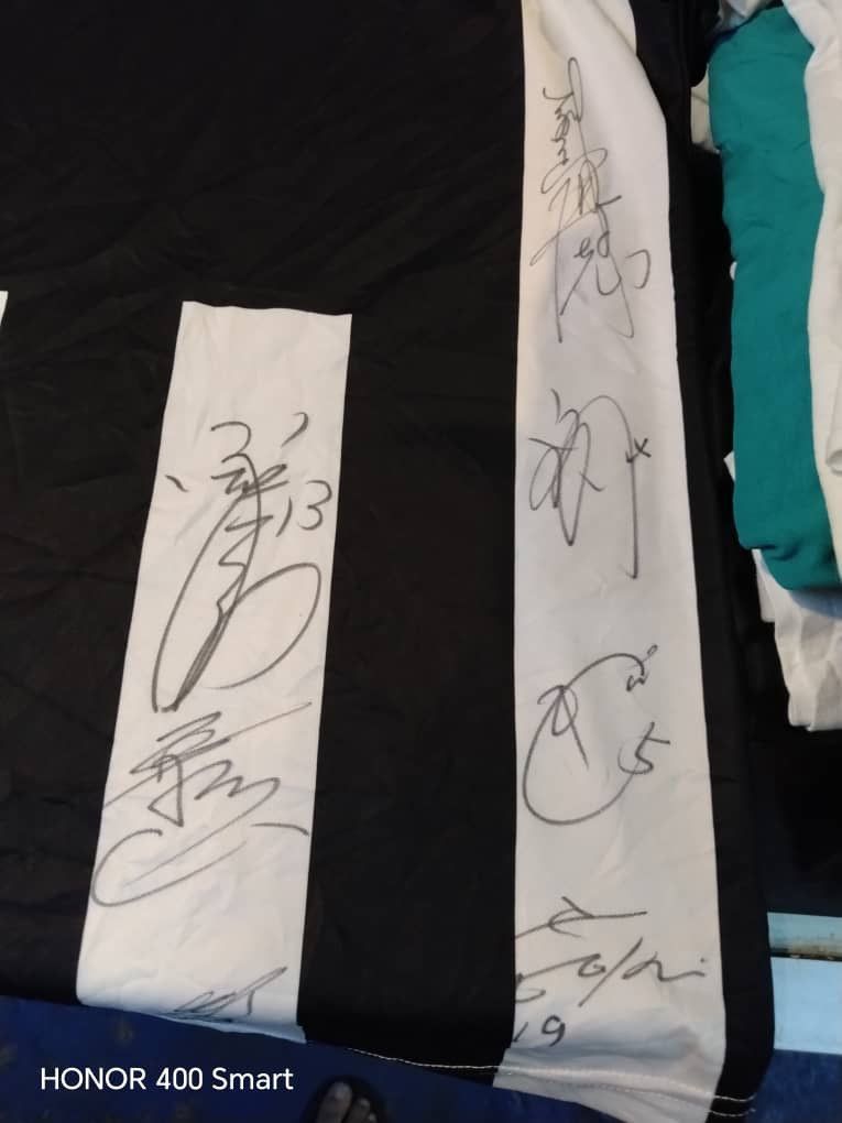 Vintage Vintage juventus jersey signatures player Size US L / EU 52-54 / 3 - 5 Thumbnail