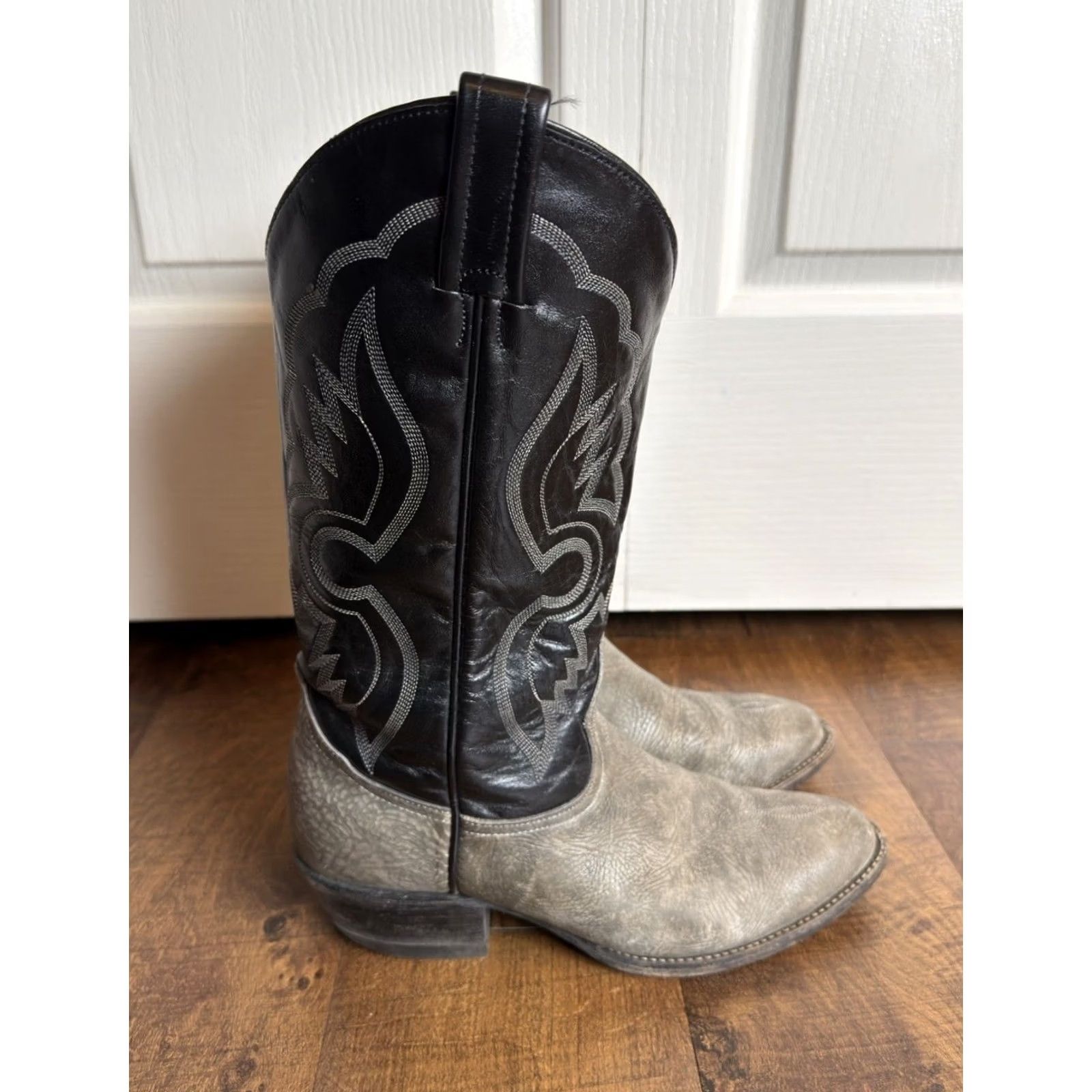 Tony Lama Tony Lama Mens 8.5D shrunken bull shoulder Boots Gray Leather Western Style 6253 Size US 9 / EU 42 - 3 Thumbnail
