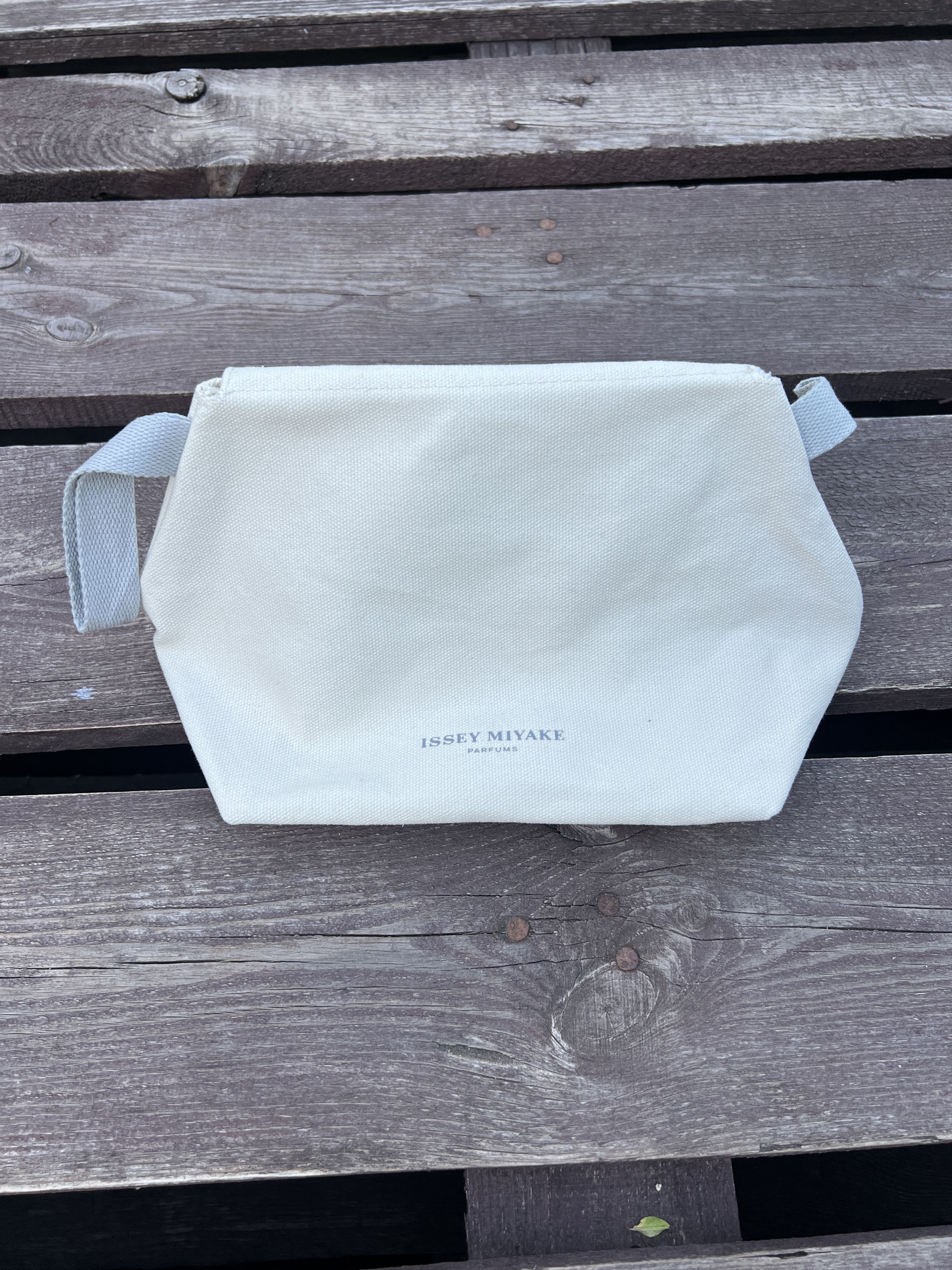 Issey Miyake Issey Miyake Parfums Cosmetic Bag Size ONE SIZE - 9 Thumbnail