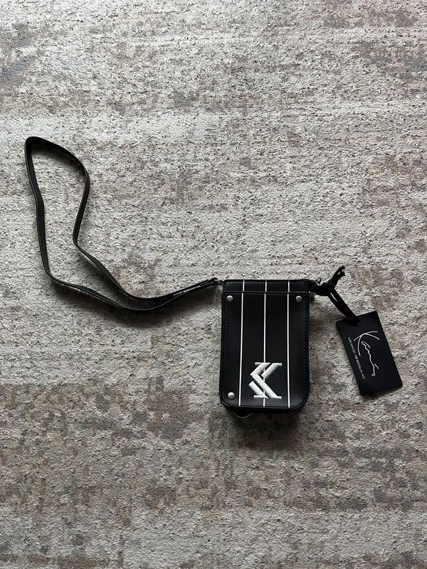Karl Kani Karl Kani Small Bag New Deadstock Size ONE SIZE - 1 Thumbnail
