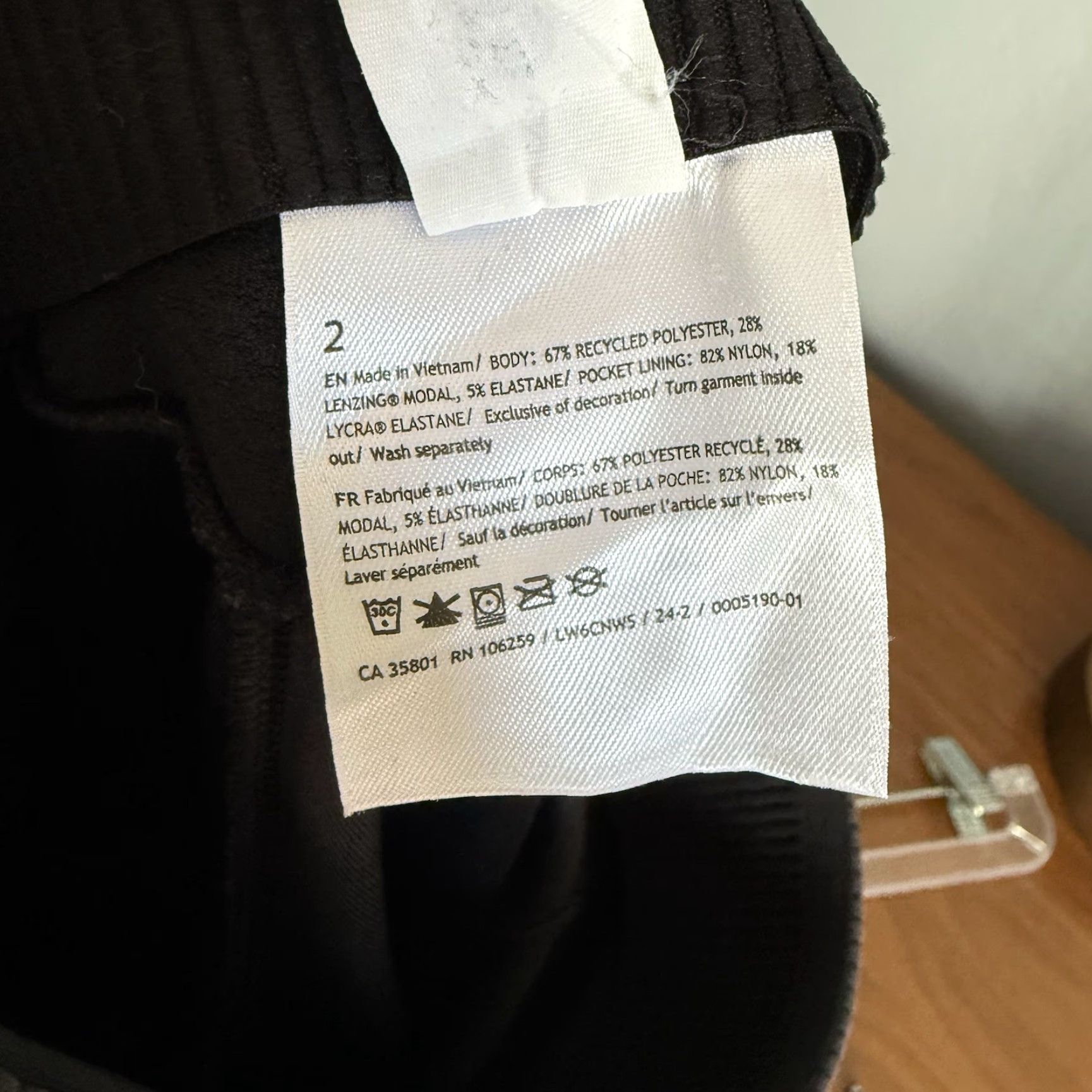 Lululemon Lululemon Ribbed Softstreme Zip-Leg High-Rise Cropped Pant Black Gray Size 2 Women Cropped Pant with Pockets Size 26" / US 2 / IT 38 - 7 Thumbnail