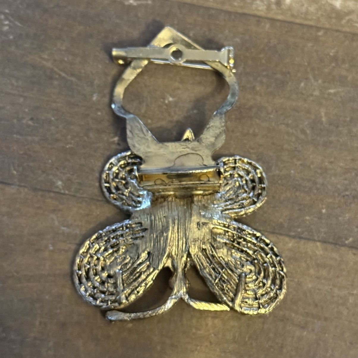 Vintage Vintage gold tone butterfly brooch/collar clip Size ONE SIZE - 2 Thumbnail