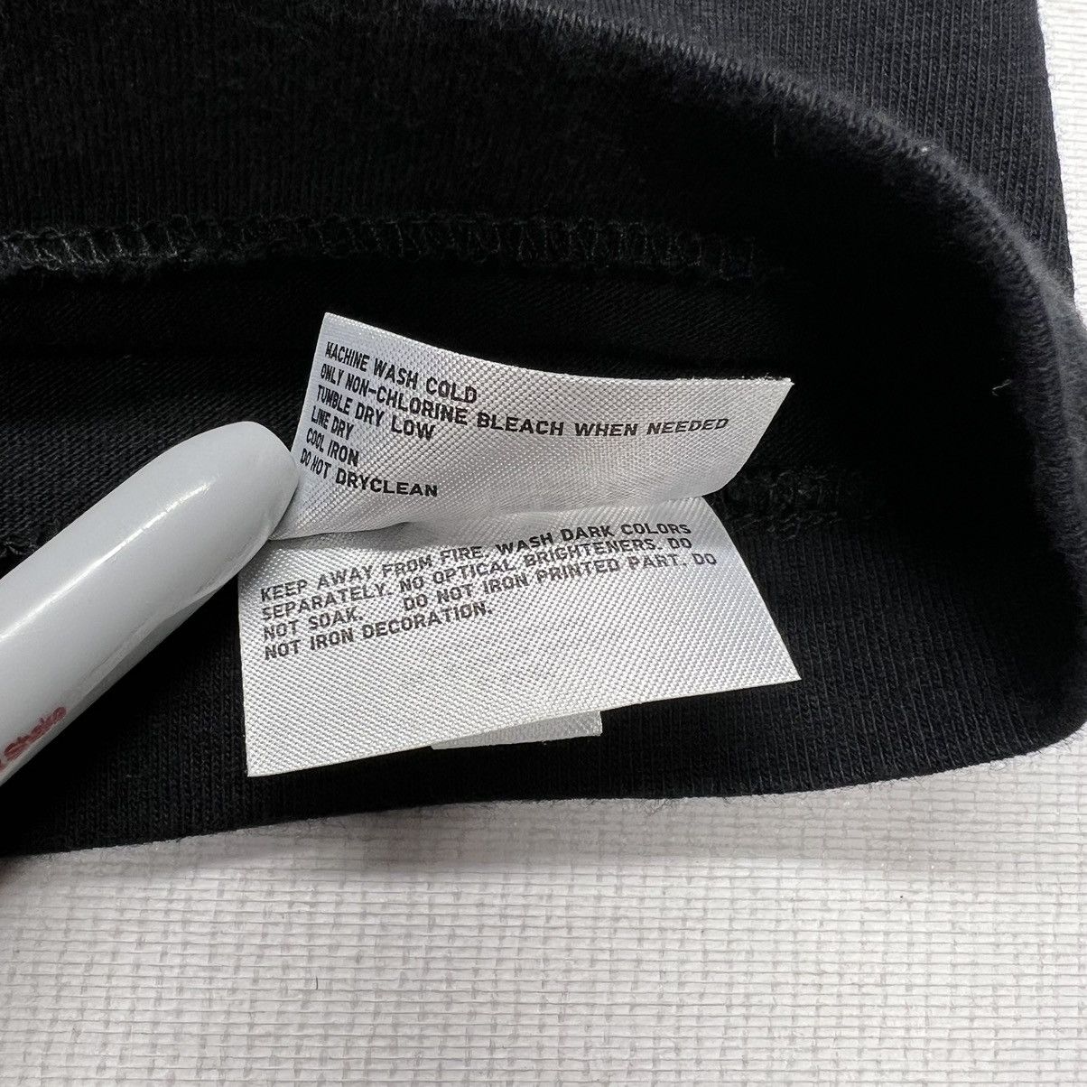 Kaws × Uniqlo Uniqlo Kaws Tee Shirt Black Sesame Street Elmo Figure Size US L / EU 52-54 / 3 - 9 Thumbnail
