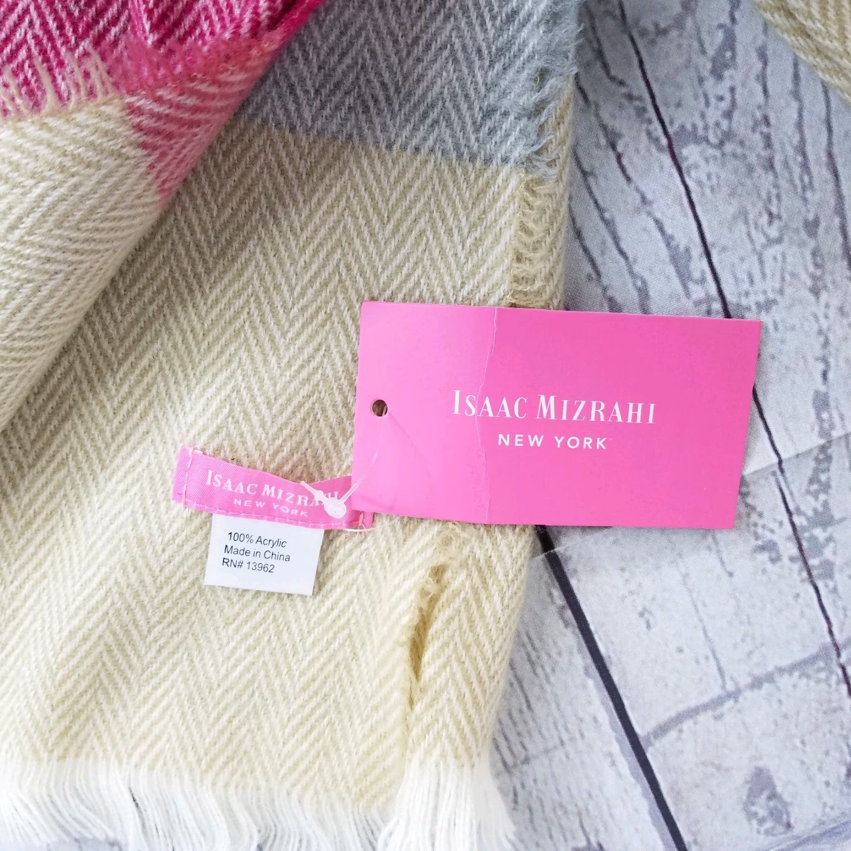 Isaac Mizrahi VINTAGE Isaac Mizrahi New York Womens Scarf Pink Beige Gray Herringbone Acrylic Size ONE SIZE - 3 Thumbnail