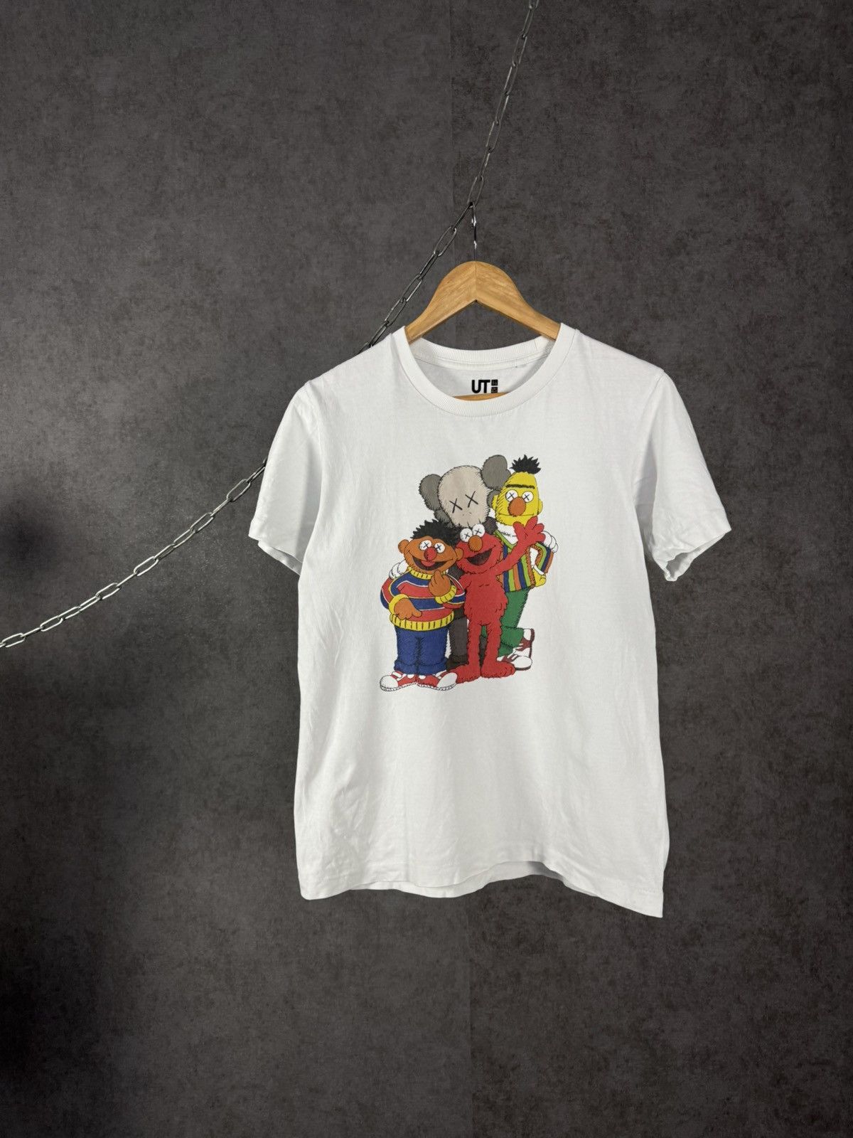 Kaws × Uniqlo Kaws x Uniqlo cult tee Size US XS / EU 42 / 0 - 1 Thumbnail