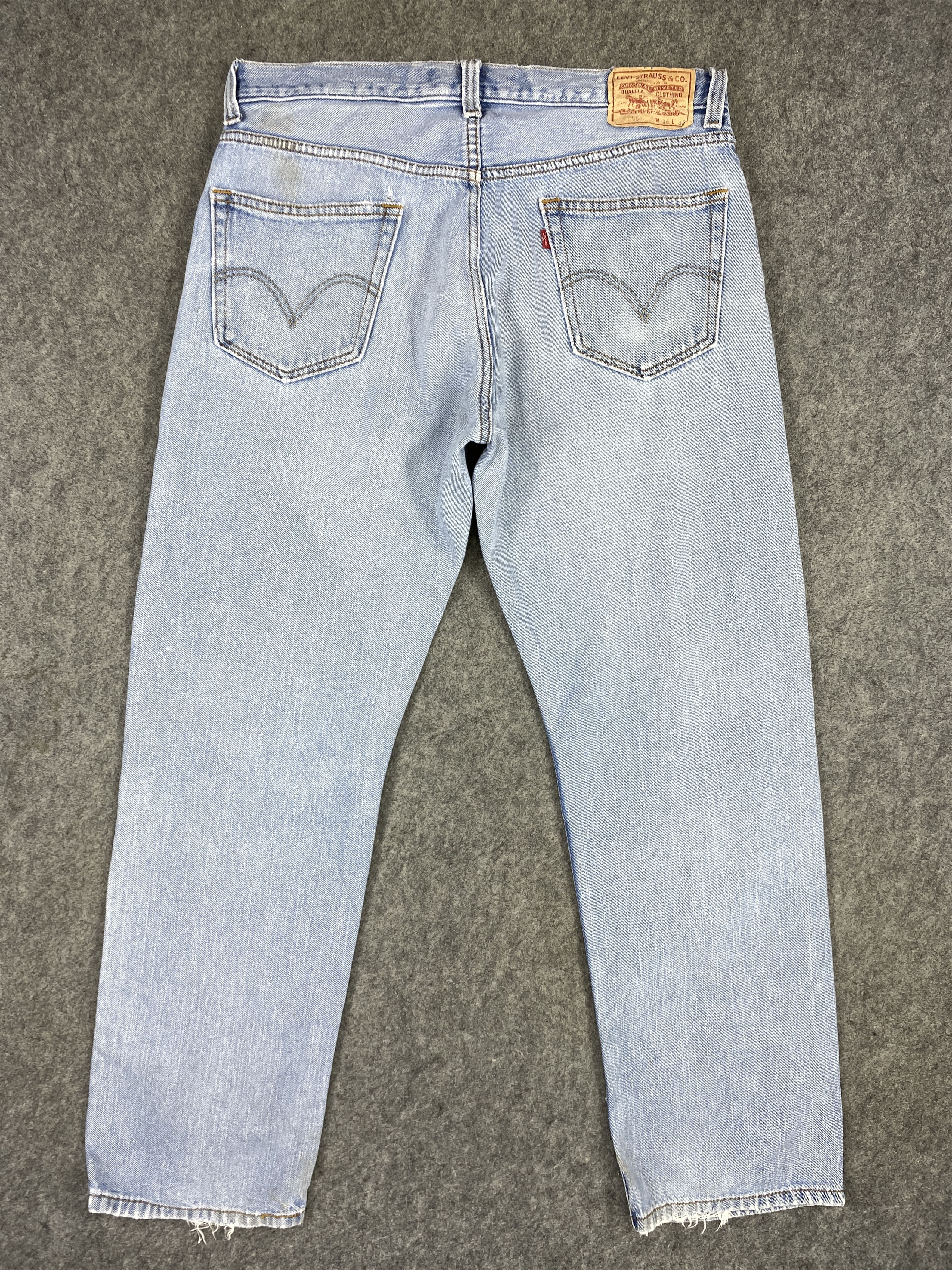 Levi's Mid Blue Vintage Levi's 505 Jeans 35x31 Denim -JN1790 Size US 35 - 2 Thumbnail