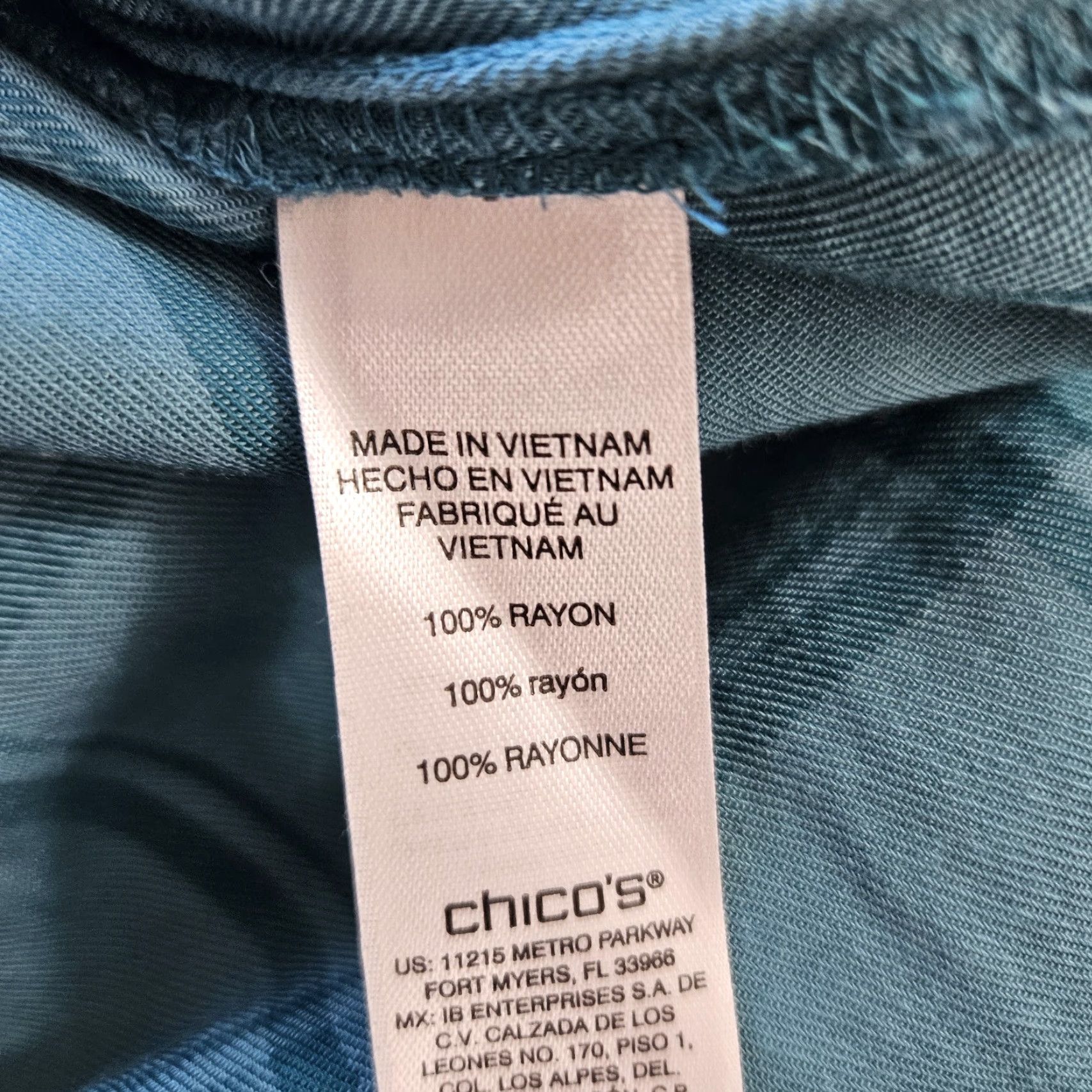 Vintage Chico's Womens Button Up Top L Green Teal Long Sleeve Rayon Shirt Womens Size L / US 10 / IT 46 - 4 Thumbnail