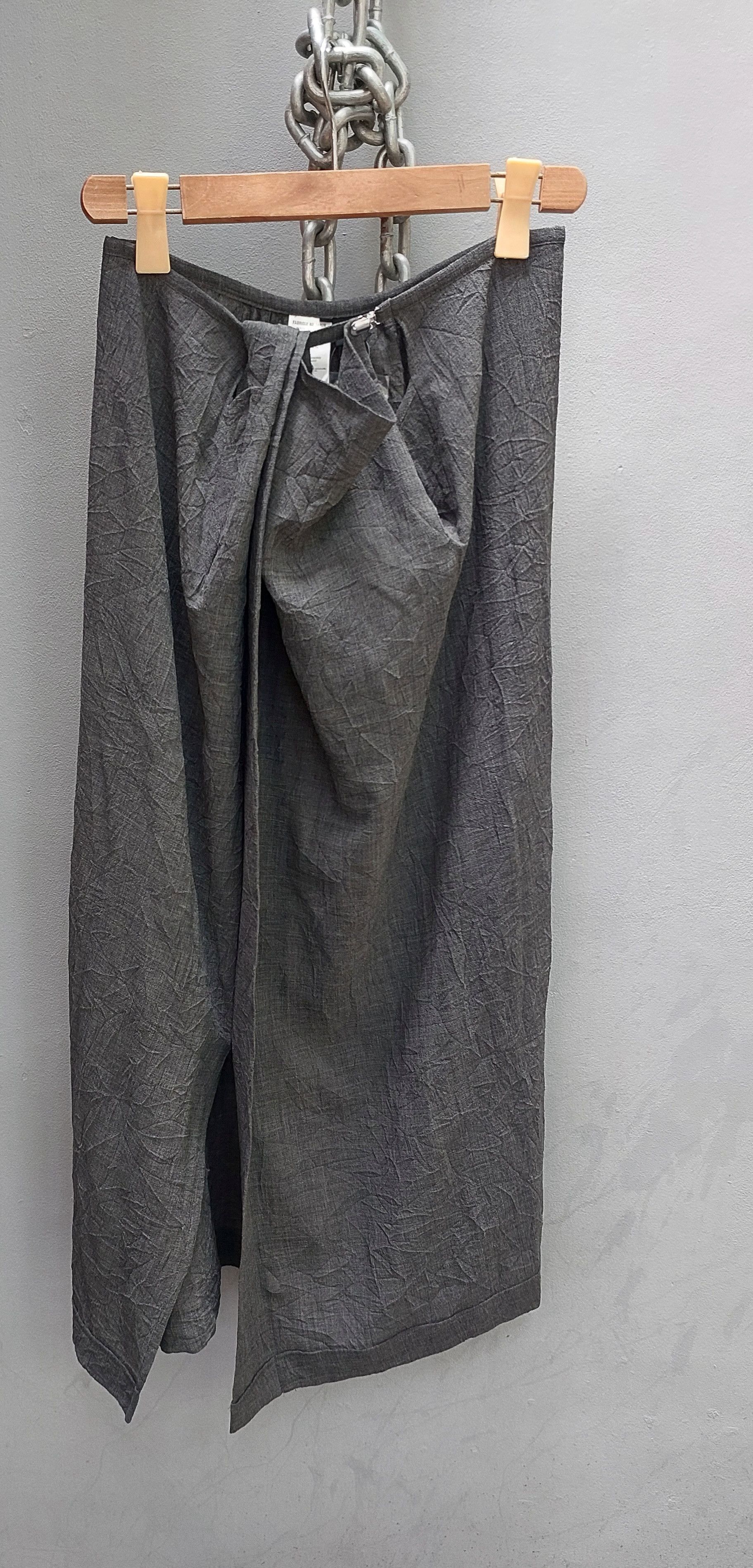 Y's × Yohji Yamamoto BNWT Y's x Yohji Yamamoto Tube Draped Skirt with Pin Size 28" / US 6 / IT 42 - 1 Thumbnail