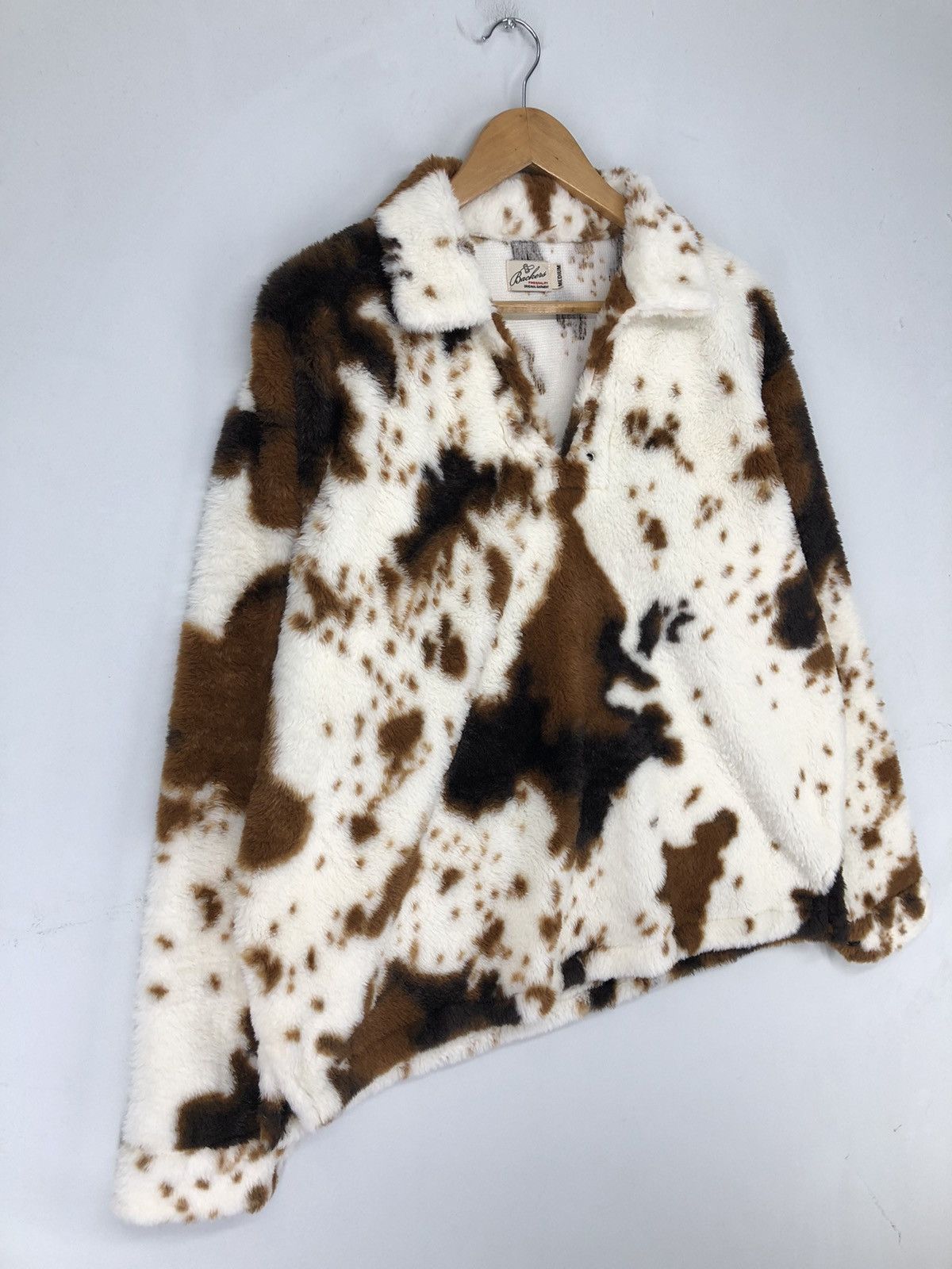 Japanese Brand Vintage Backers Cow Print Faux Fur Pullover Top Size US M / EU 48-50 / 2 - 3 Thumbnail