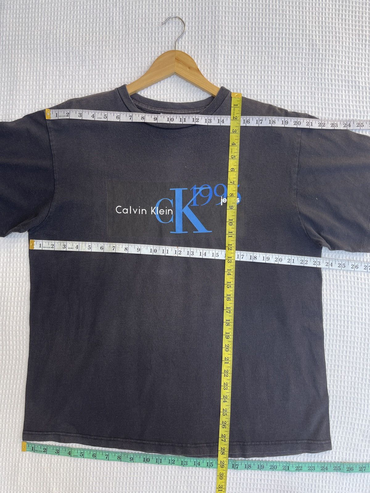 Calvin Klein Rare🔥Vtg90s Archive CALVIN KLEIN Sun Faded T Shirt Size US XL / EU 56 / 4 - 8 Thumbnail