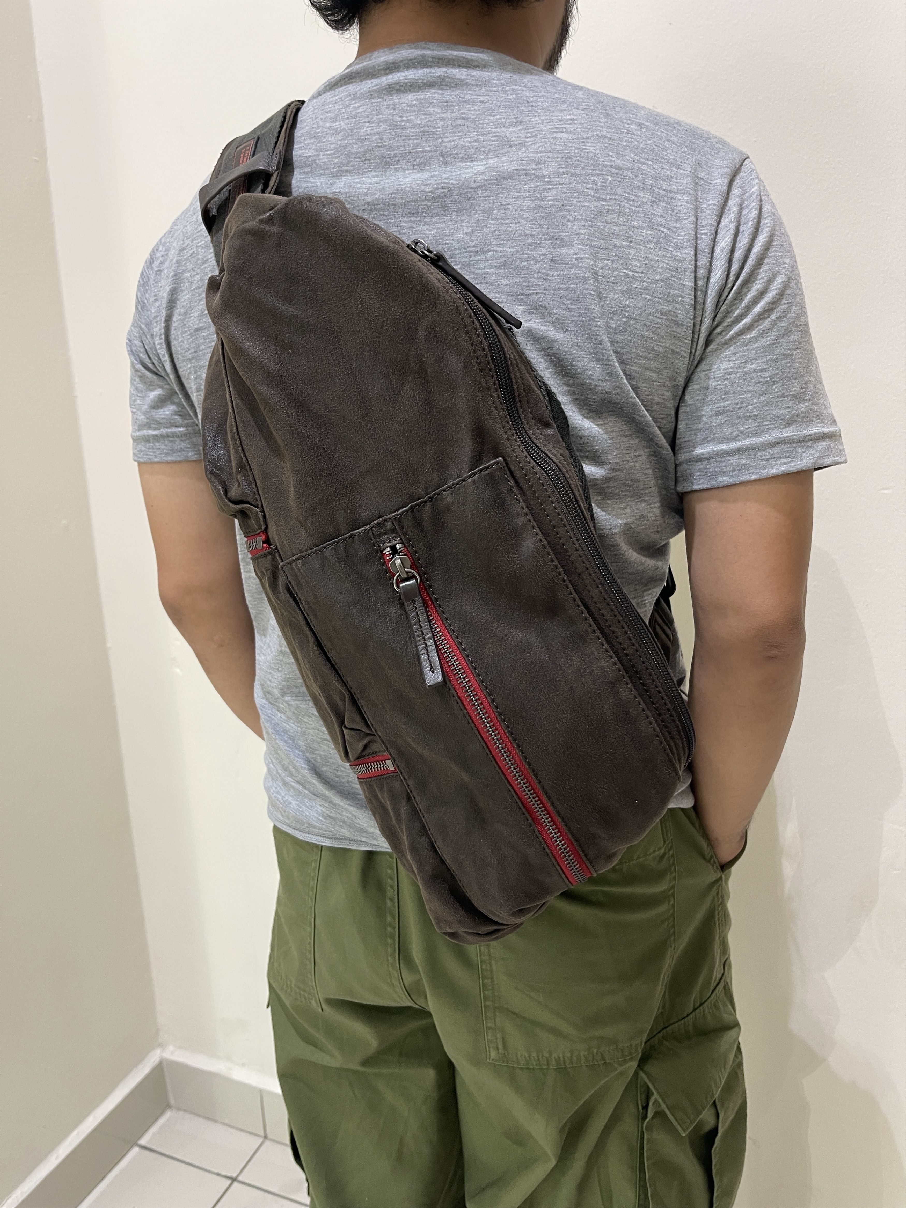 Japanese Brand VERY RARE🔥WAXED CROSSBODY TACTICAL ART BERG 2WAY Size ONE SIZE - 2 Thumbnail