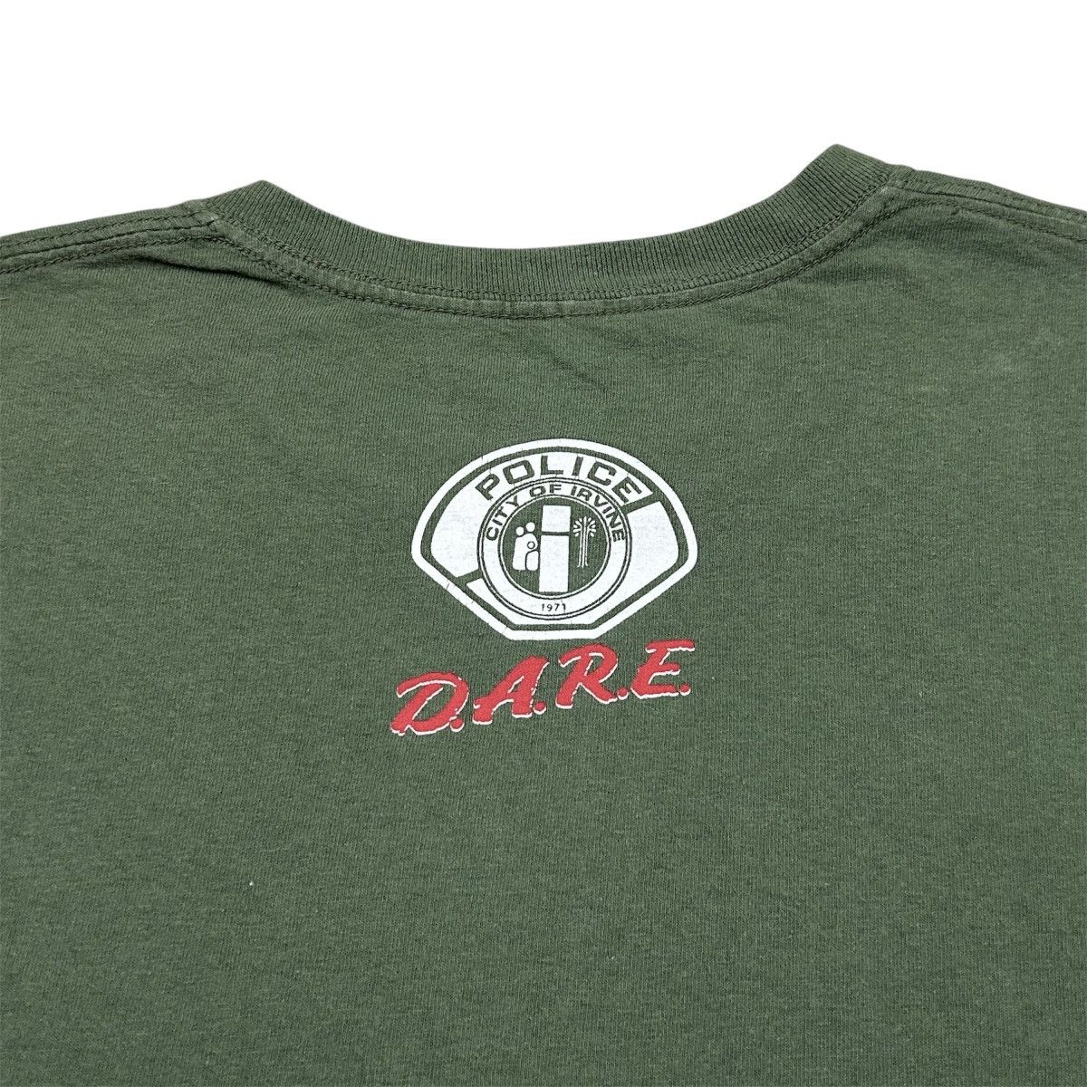 Other Vintage DARE To Resist Drugs and Violence USA Police Tshirt Size US L / EU 52-54 / 3 - 4 Thumbnail