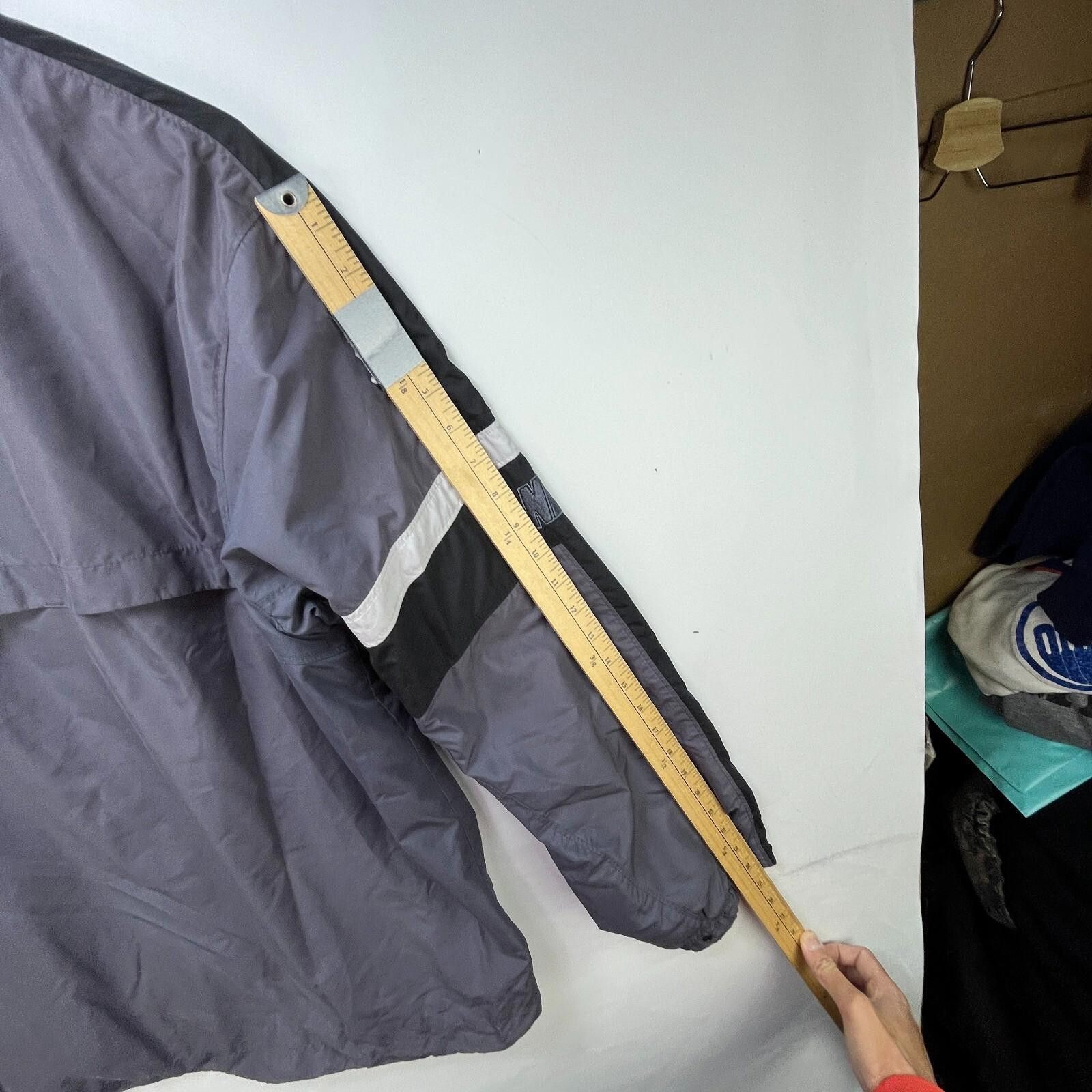 Nike Vintage Nike Windbreaker Track Jacket Swoosh Zip up Large XL Size US L / EU 52-54 / 3 - 12 Thumbnail