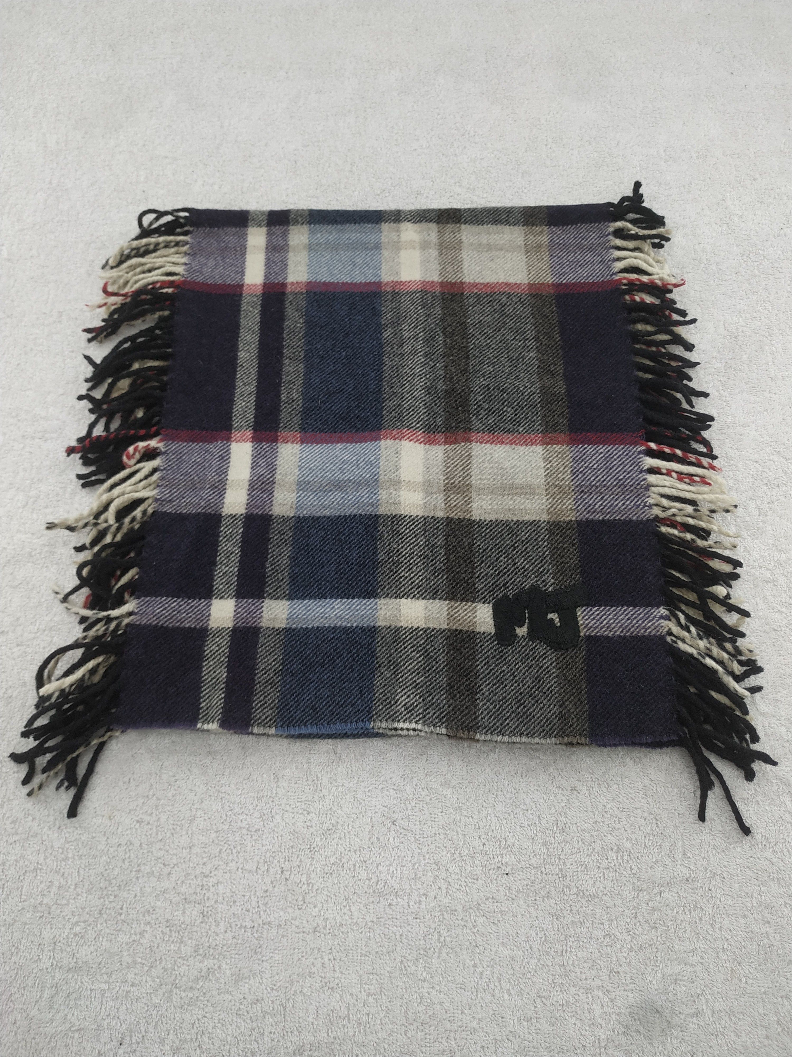 Marc by Marc Jacobs Vintage Marc Jacobs Scarf/Muffler/Neckwear MF275 Size ONE SIZE - 1 Thumbnail