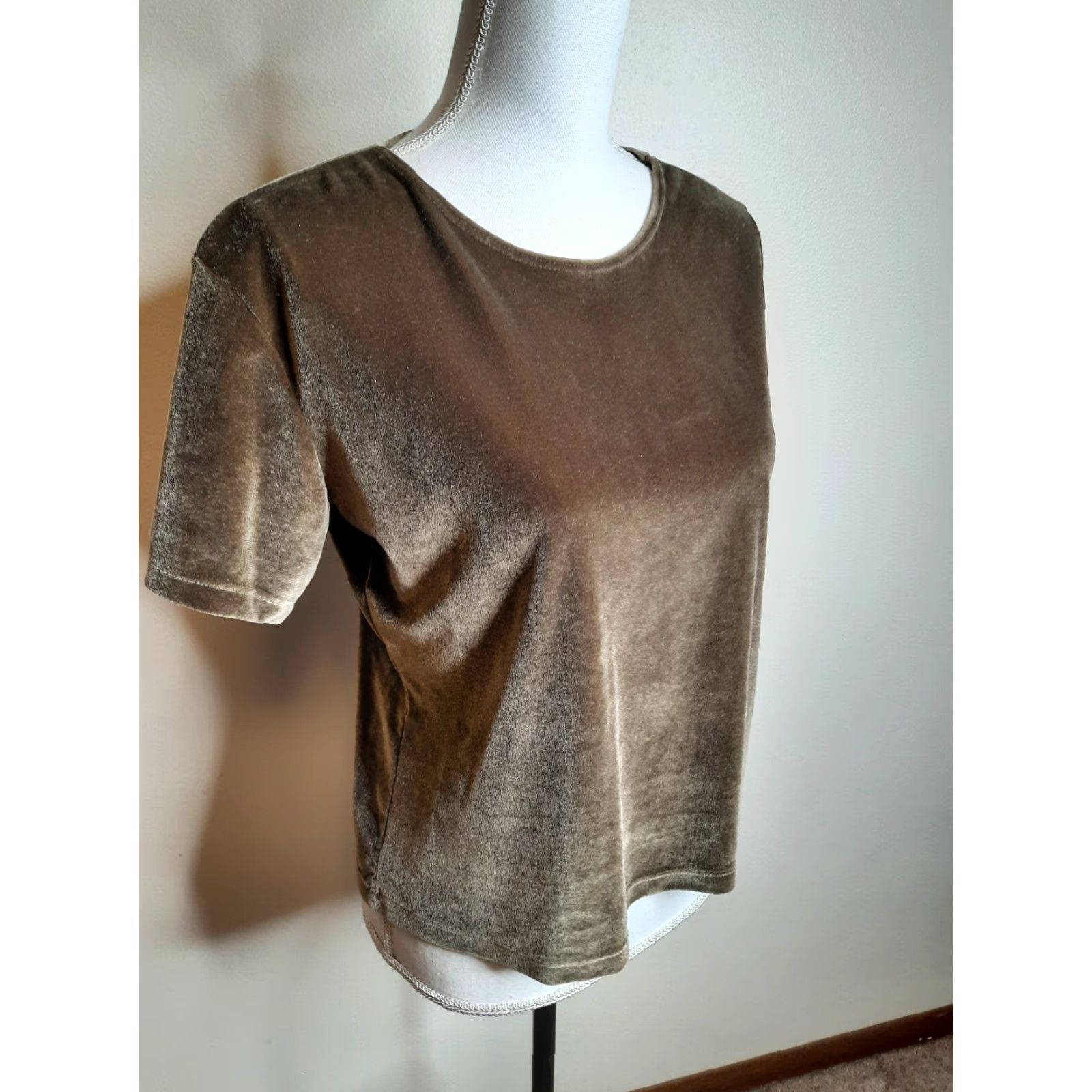 Velour VINTAGE Gemilli T-Shirt Brown Velour Short Sleeve Women's Medium 90s Velvet Cotton Nylon Spandex Cropped Formal Round Neck Women Size M / US 6-8 / IT 42-44 - 5 Thumbnail