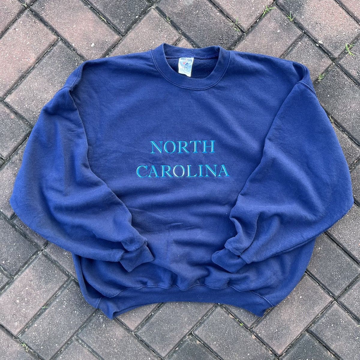 Jerzees × Vintage VINTAGE Y2K NORTH CAROLINA SPELLOUT SWEATSHIRT Size US XL / EU 56 / 4 - 1 Thumbnail