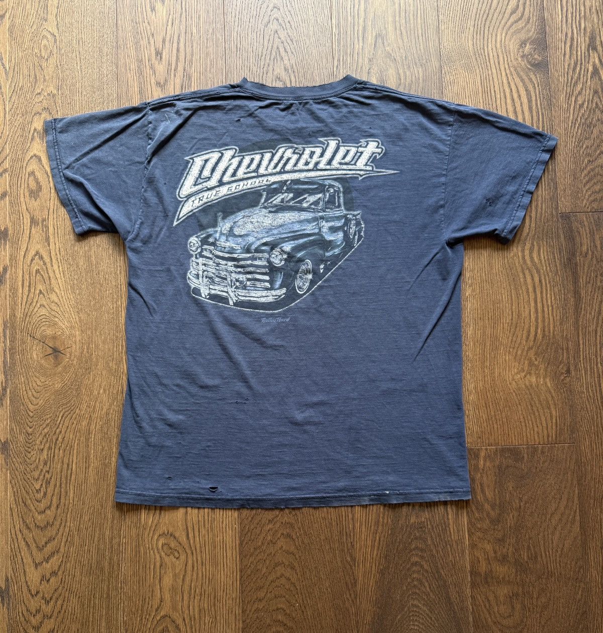 Vintage Vintage Y2K Chevrolet Trucks Faded Thrashed Graphic Tee Size US XL / EU 56 / 4 - 1 Thumbnail