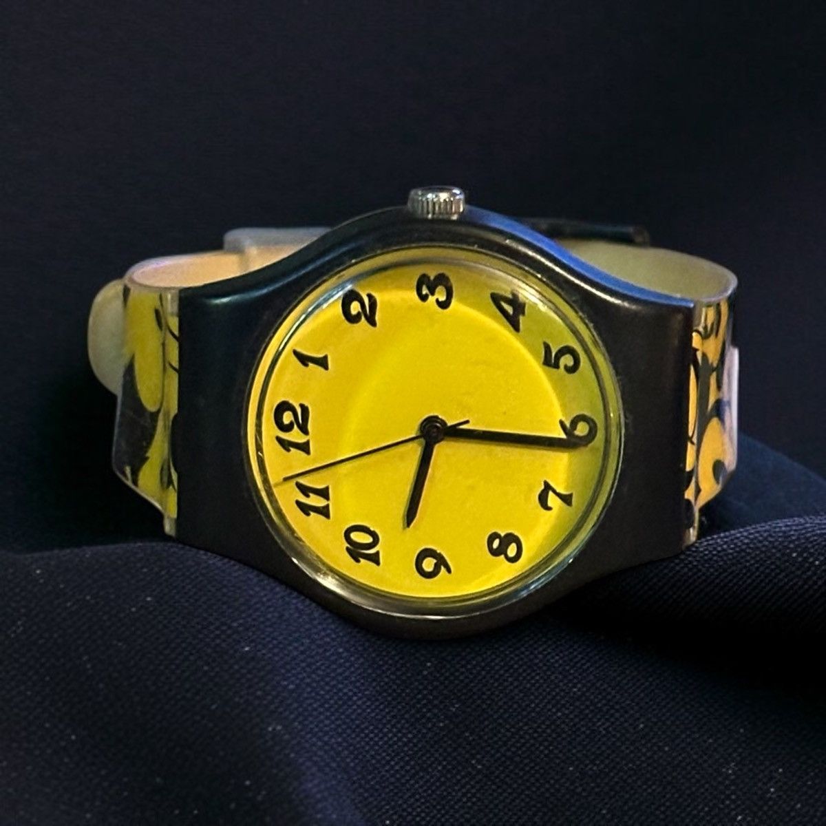 Disney Vintage Disney Parks yellow and black Mickey Mouse watch Size ONE SIZE - 1 Thumbnail