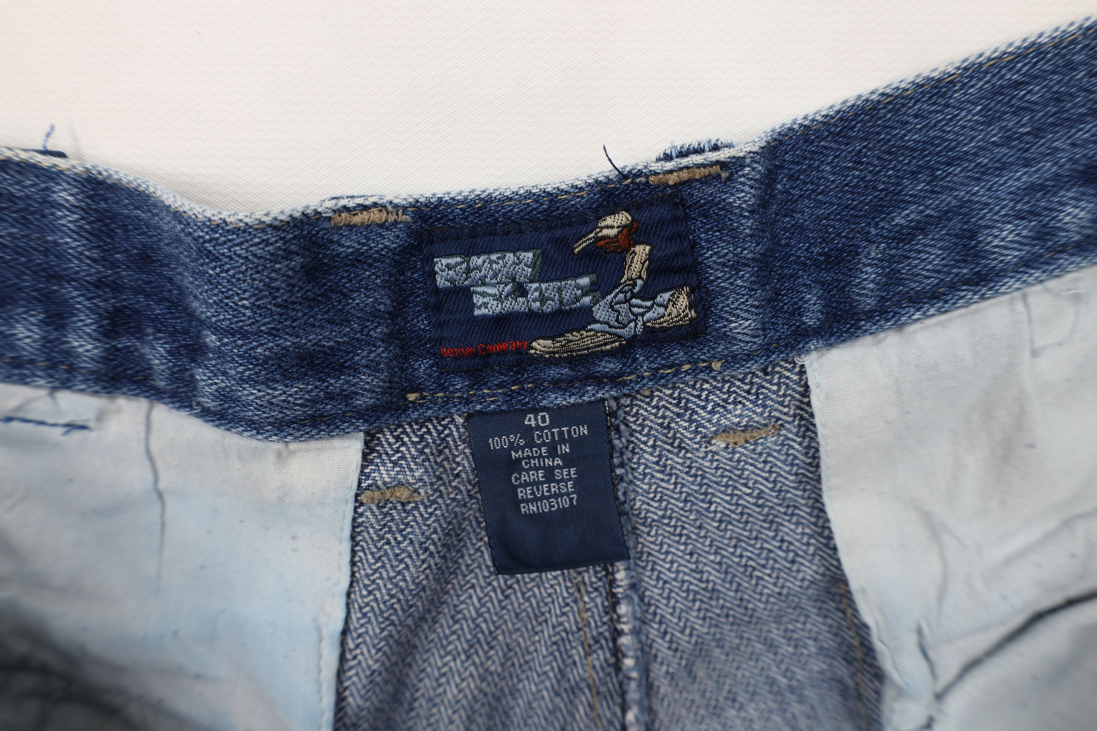 Vintage Vintage 90s Y2K Streetwear Baggy Hip Hop Denim Cargo Shorts Size US 40 / EU 56 - 9 Thumbnail