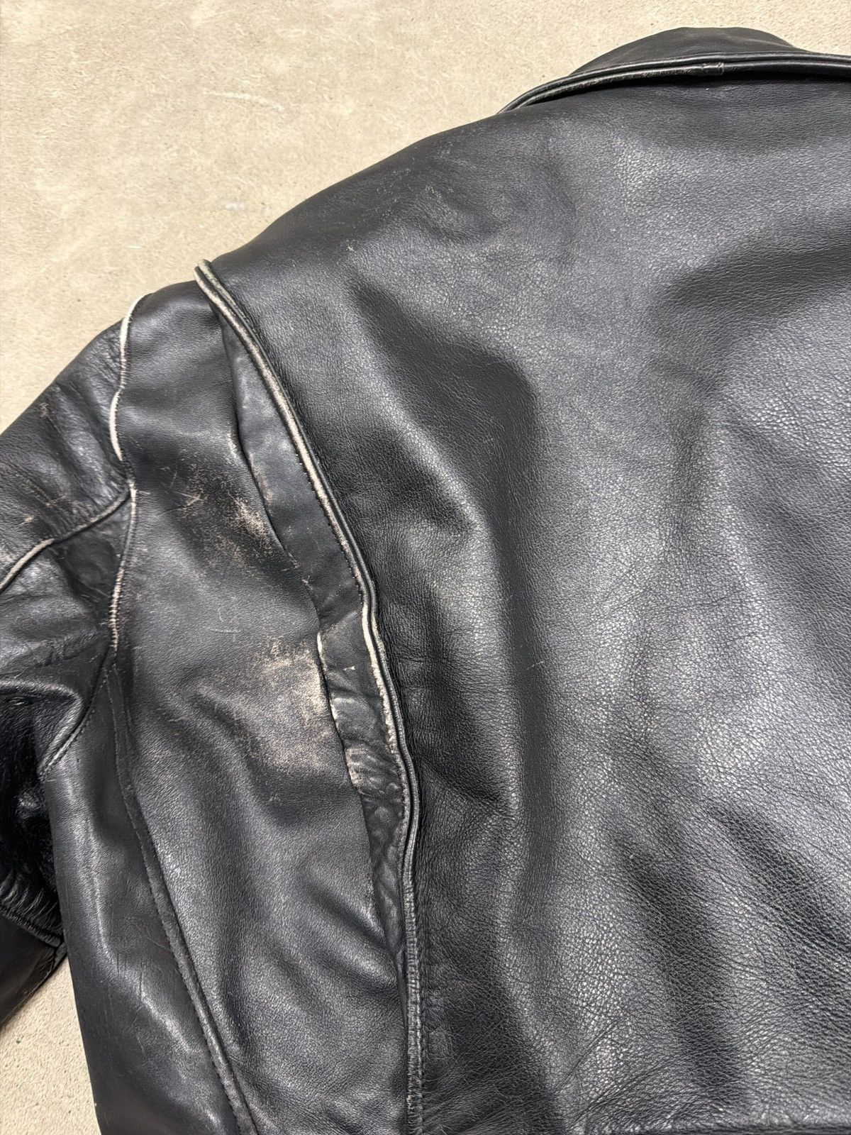 Leather Perfectly distressed vintage leather moto jacket Size US L / EU 52-54 / 3 - 1 Thumbnail