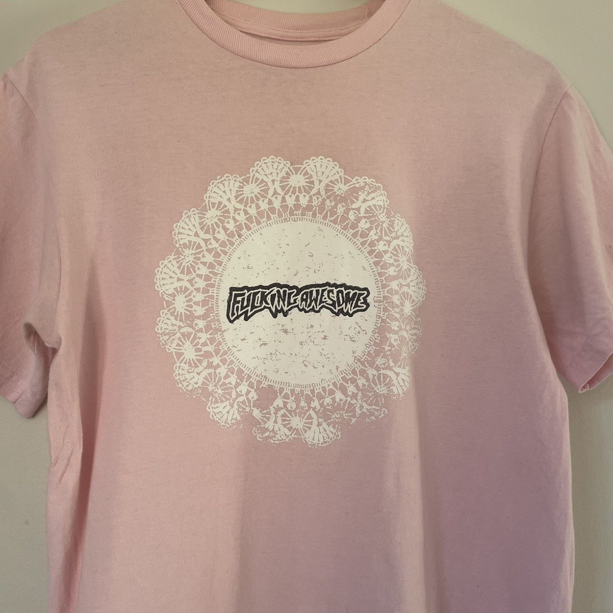 Fucking Awesome F.A fucking awesome pink doily T-shirt Size M / US 6-8 / IT 42-44 - 2 Thumbnail