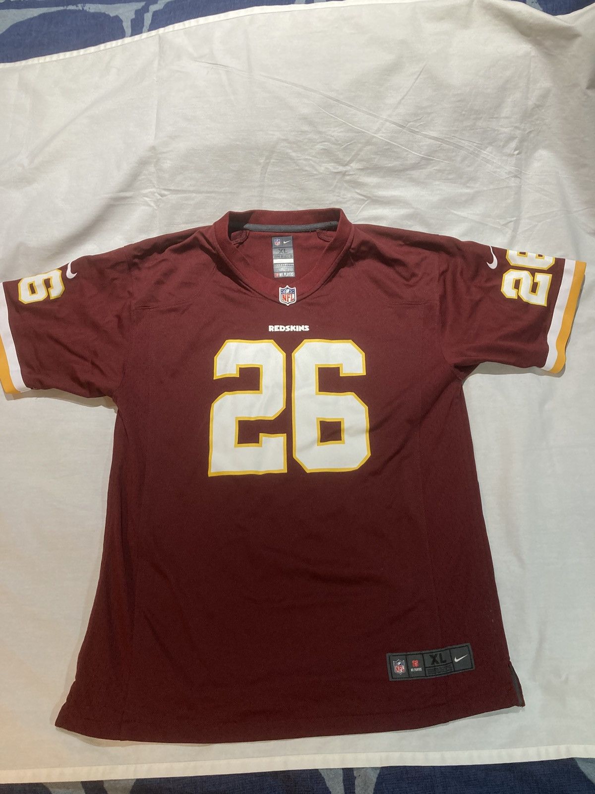 Nike Adrian Peterson Washington Redskins Jersey, size Youth XL Size US M / EU 48-50 / 2 - 2 Thumbnail