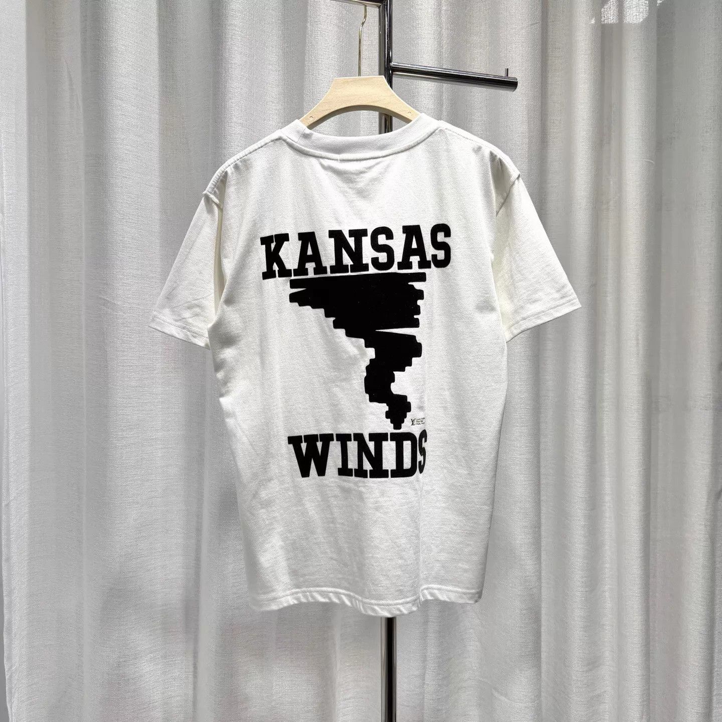 Louis Vuitton LV White Short Sleeve Tee M Tornado Flocked Logo Colorful Size US M / EU 48-50 / 2 - 2 Thumbnail