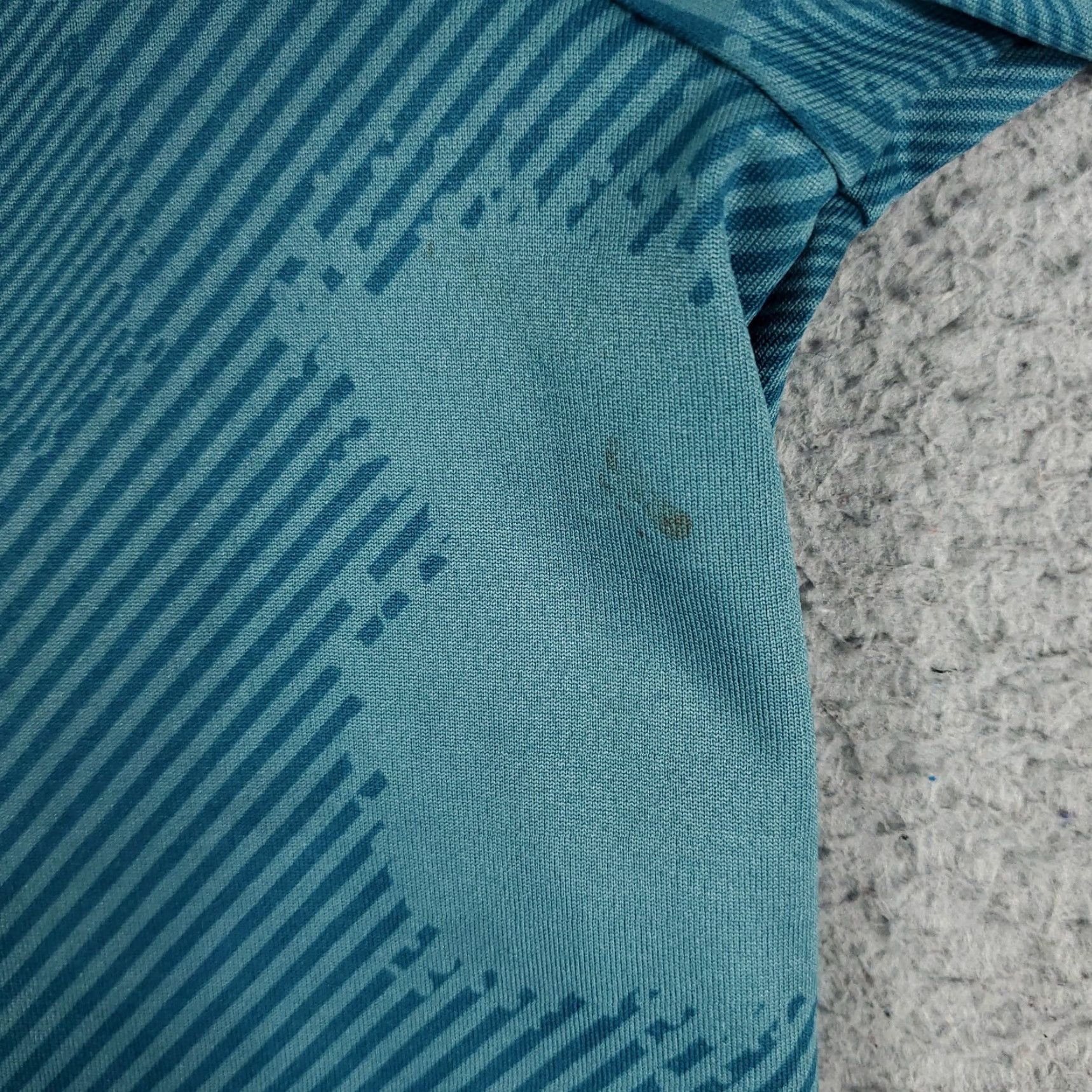 Under Armour Under Armour T Shirt Mens Small Blue Camouflage HeatGear Active Work Out Gym Size US S / EU 44-46 / 1 - 5 Thumbnail