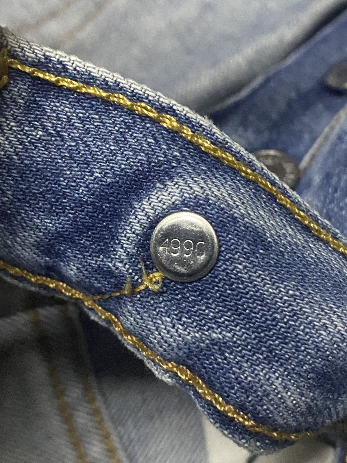 Levi's Vintage Levis 501 ButtonFly Distressed Jeans Size US 31 - 16 Thumbnail