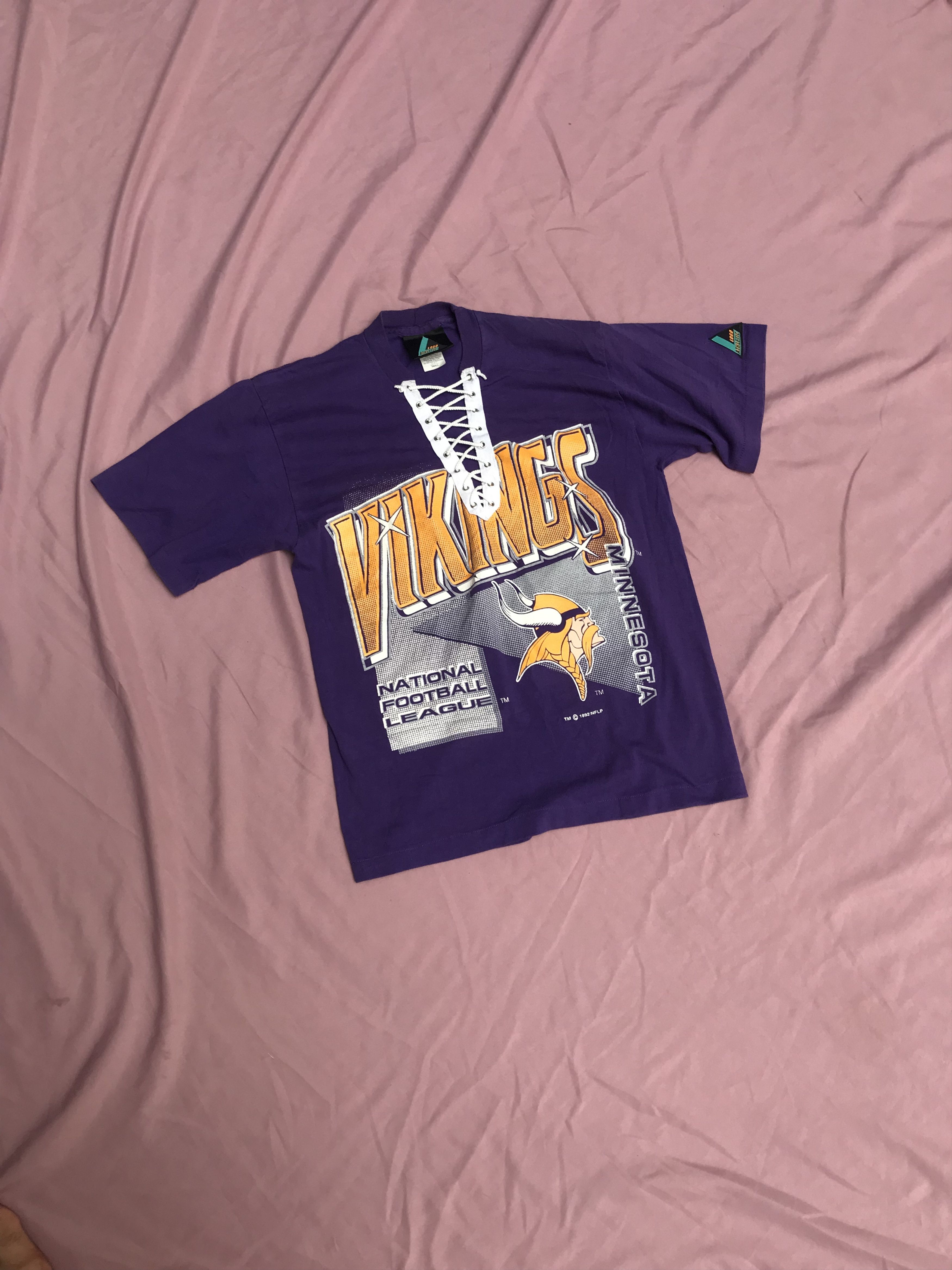 Logo Athletic 1992 NFL VINTAGE MADE IN USA minnesota vikings tshirt Size US S / EU 44-46 / 1 - 3 Thumbnail