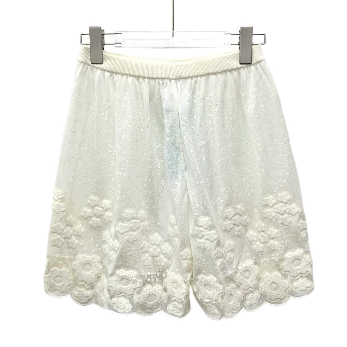 Chanel Chanel Beige Sequined Camellia Flower Embroidered Shorts Size 28" / US 6 / IT 42 - 2 Thumbnail