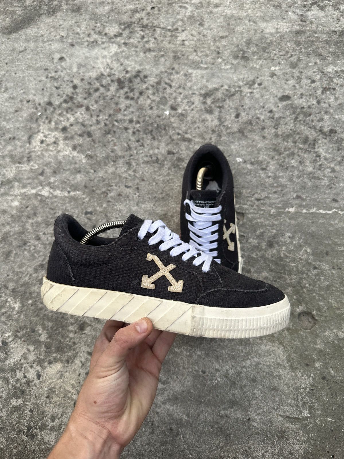 Off-White Vintage Logo Off-White Sneakers Style Rare USA 40 Shoelaces Size US 7 / EU 40 - 4 Thumbnail