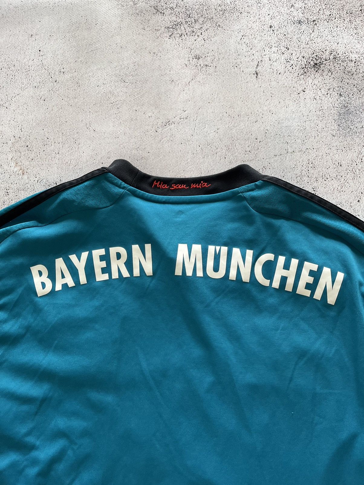 Adidas BAYERN MÜNICH 2013 2014 GOALKEEPER SOCCER JERSEY ADIDAS Size US M / EU 48-50 / 2 - 7 Thumbnail