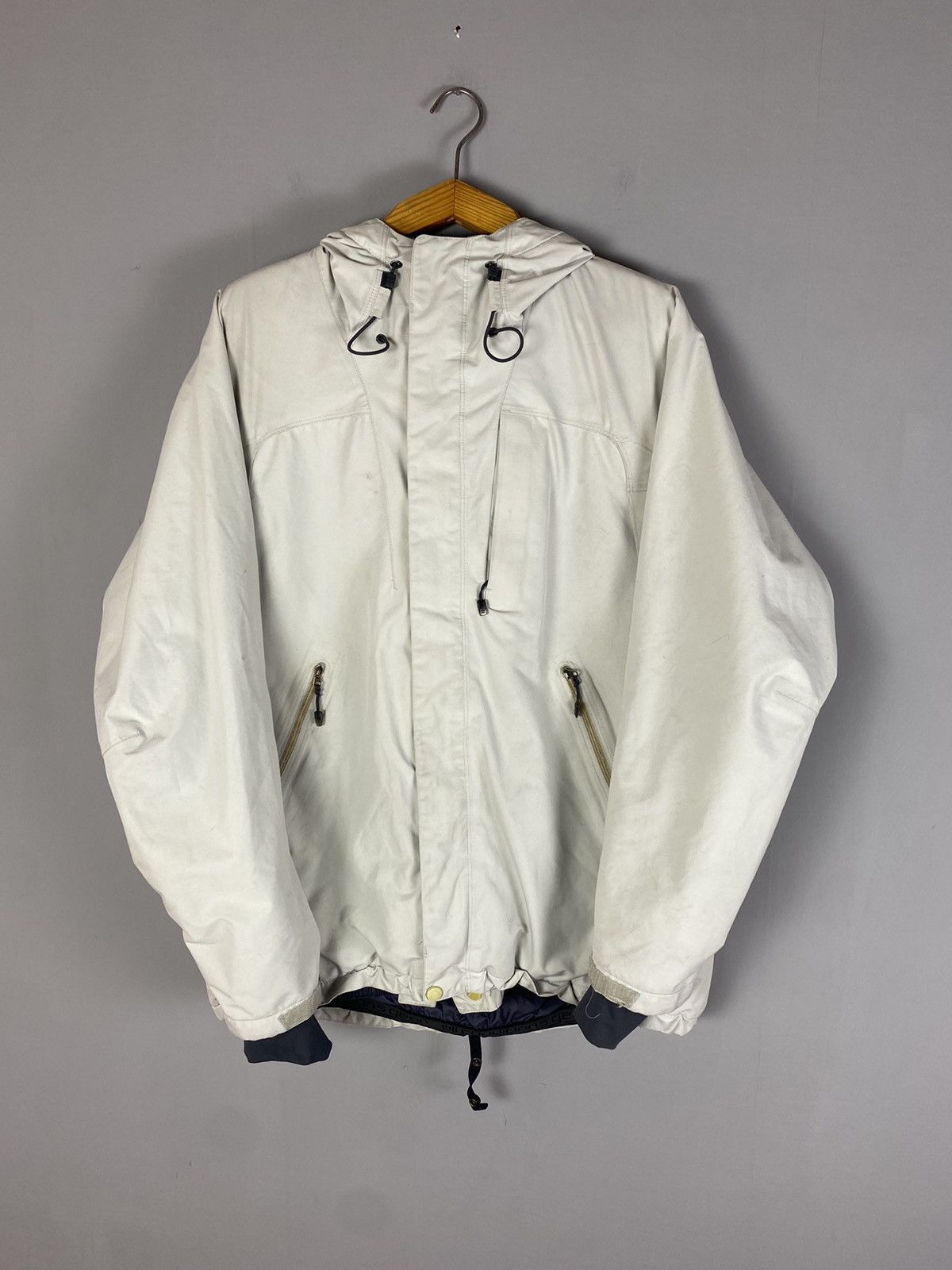 Vintage Vintage Nike ACG jacket Size US L / EU 52-54 / 3 - 1 Thumbnail