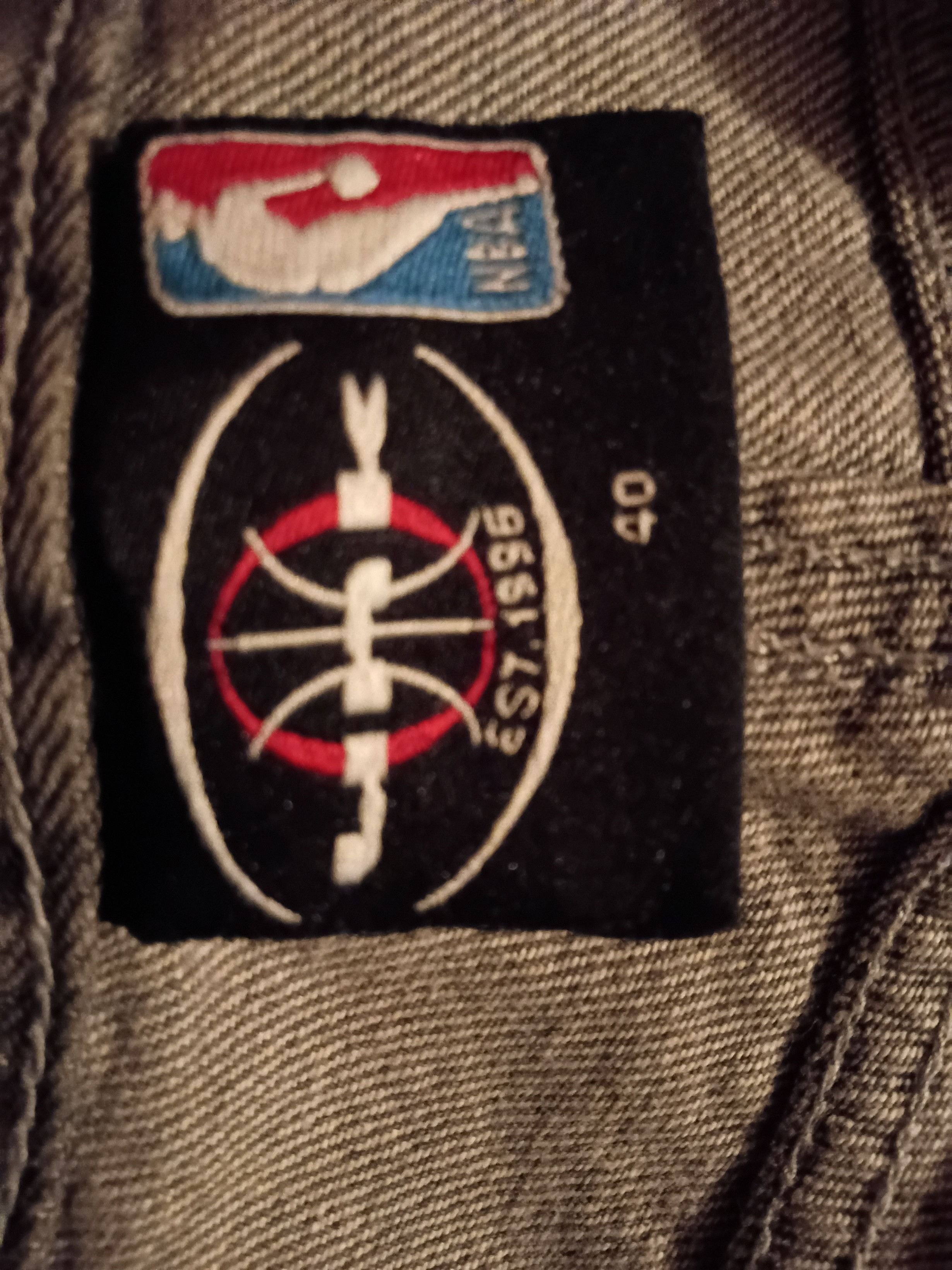 NBA Rare Vintage UNK NBA All-Over Multi-Patch Monochrome Jeans Size US 40 / EU 56 - 8 Thumbnail