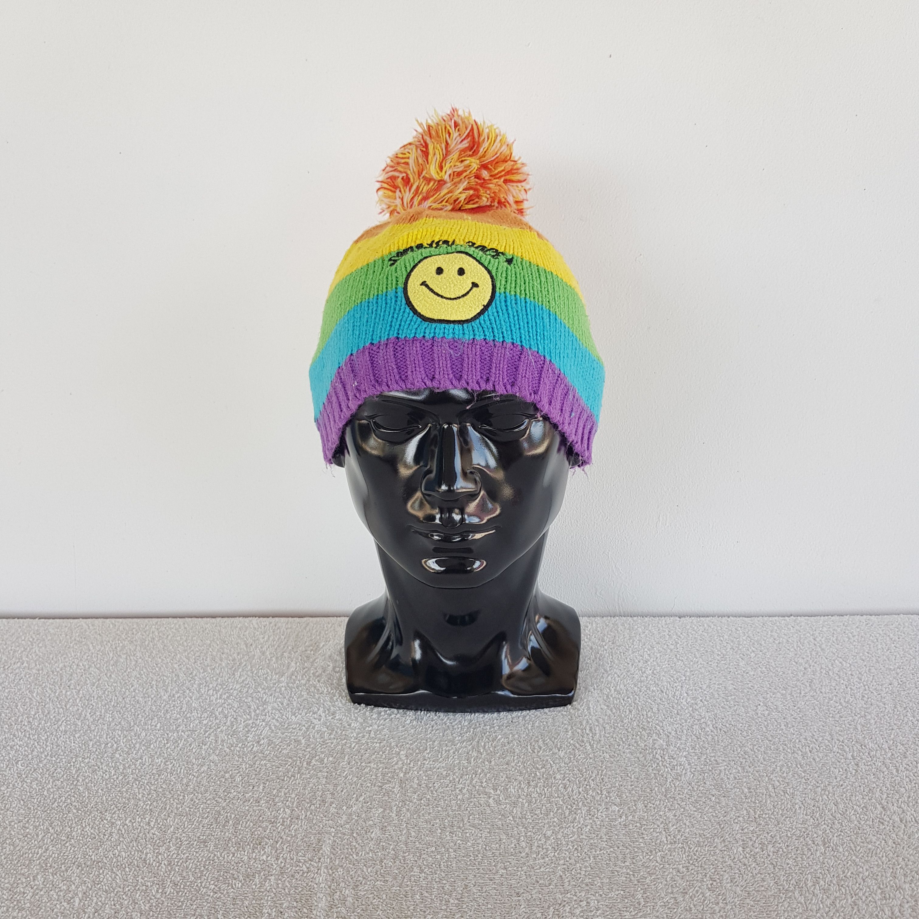 Japanese Brand Vintage Smiley Face Beanie Cute Pom Pom Snow Caps Ski Hats Size ONE SIZE - 1 Thumbnail