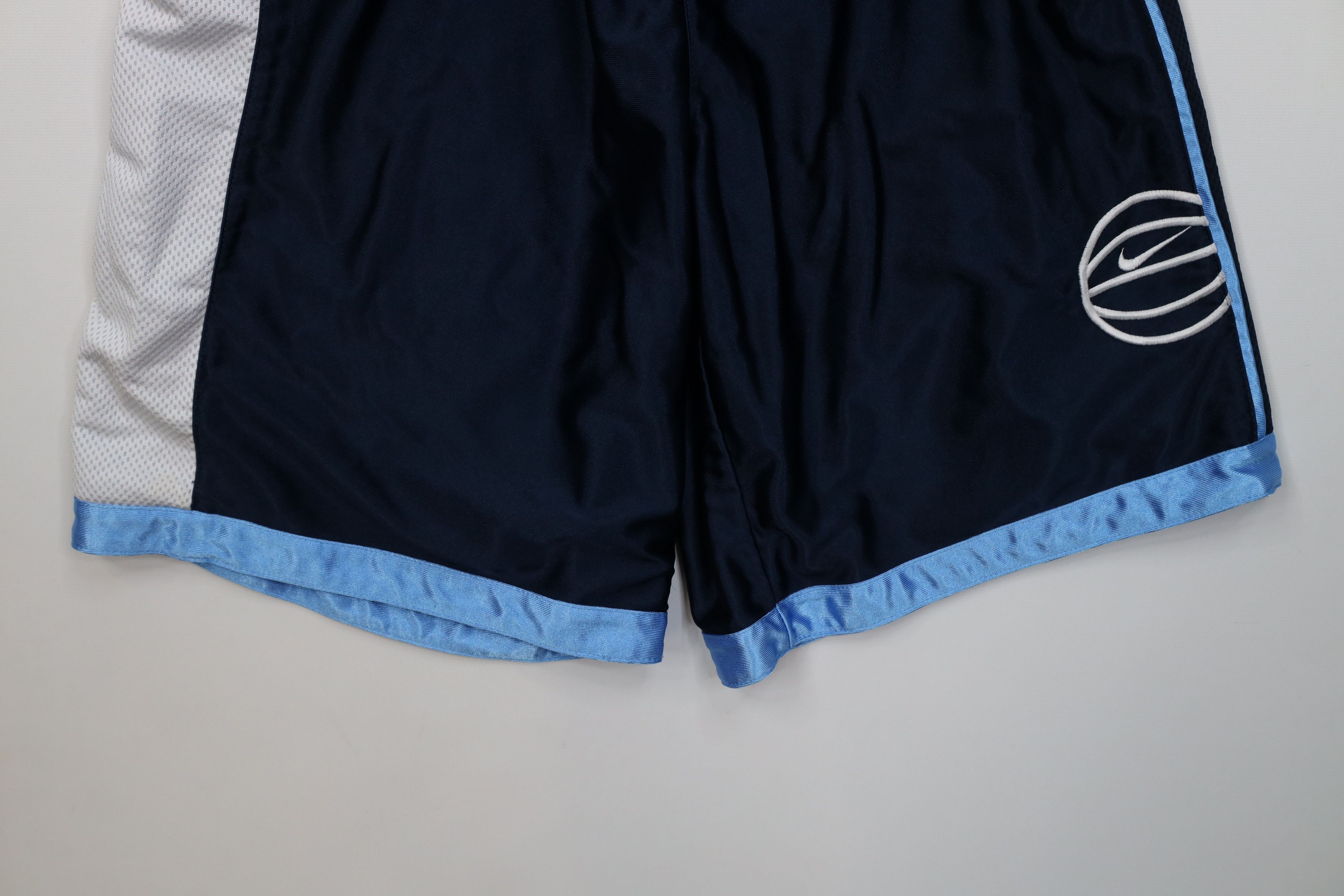 Nike Vintage 90s Y2K Nike Reversible Silky Basketball Shorts Size 24" / US 00 / IT 34 - 14 Thumbnail