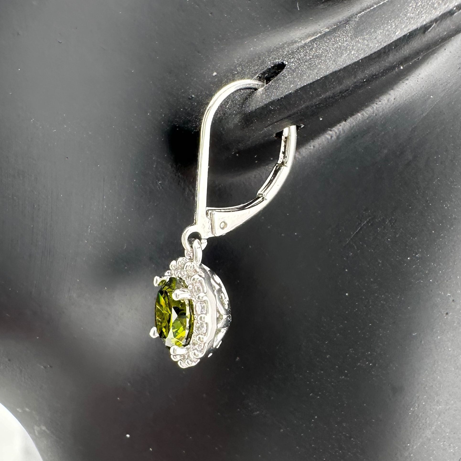 Other Beautiful Green Peridot & White Topaz Round Halo Necklace an Size ONE SIZE - 4 Thumbnail